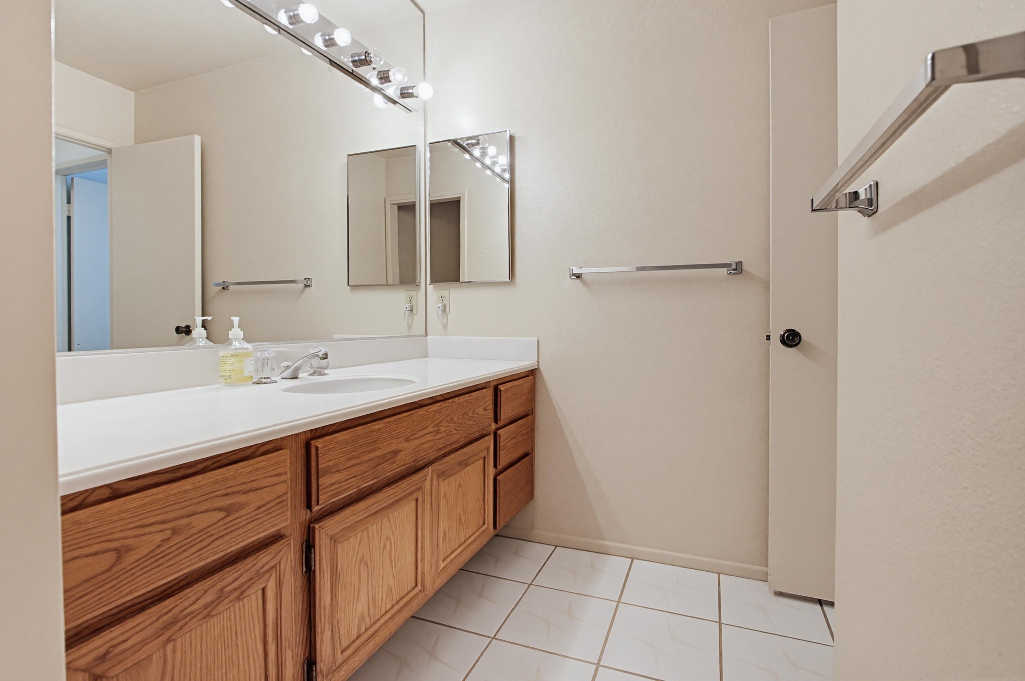 Virtual tour photo 41 of 43 for 12724 Via Nasca