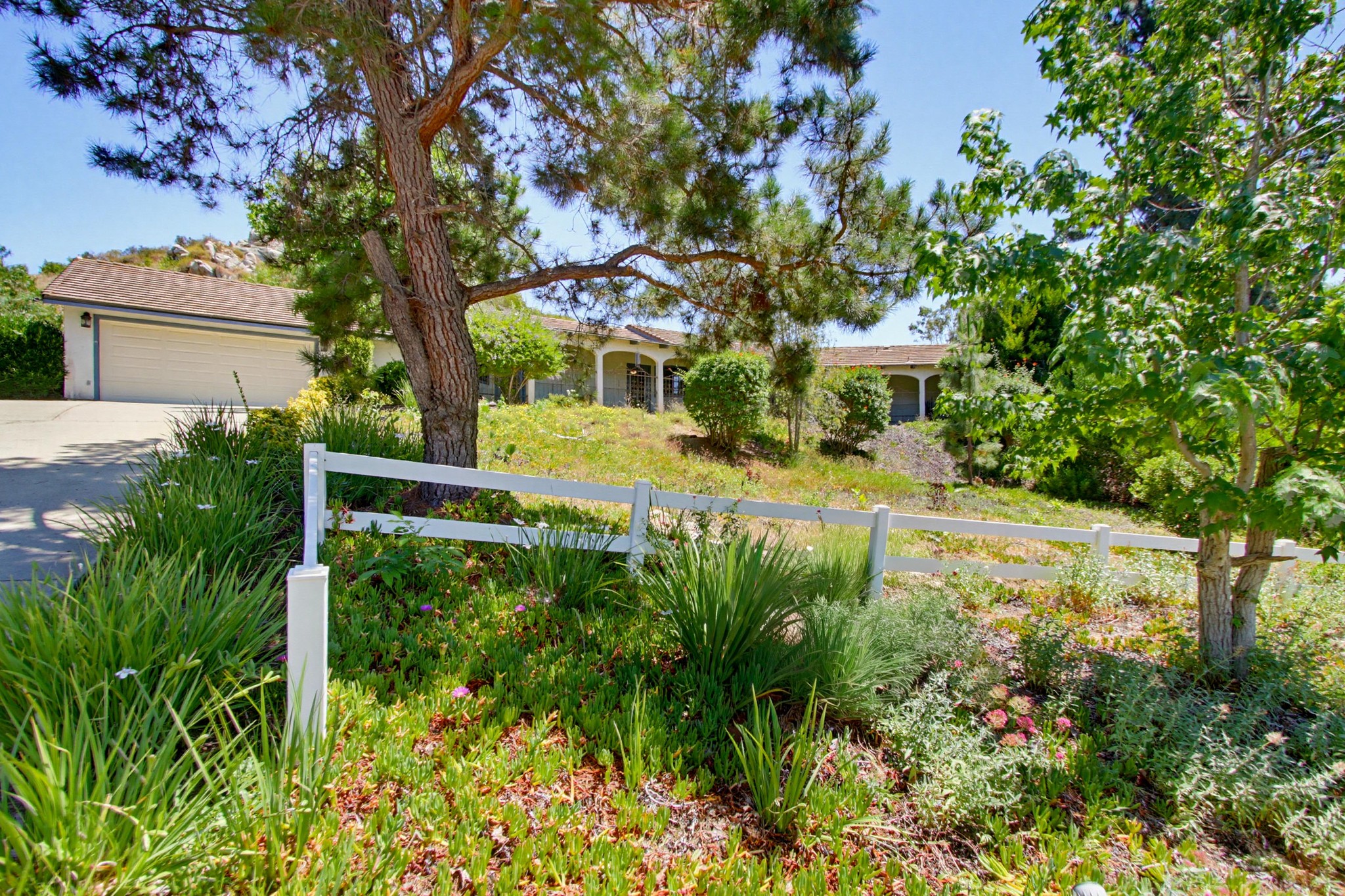 Virtual tour photo 4 of 88 for 12725 Monte Vista Rd