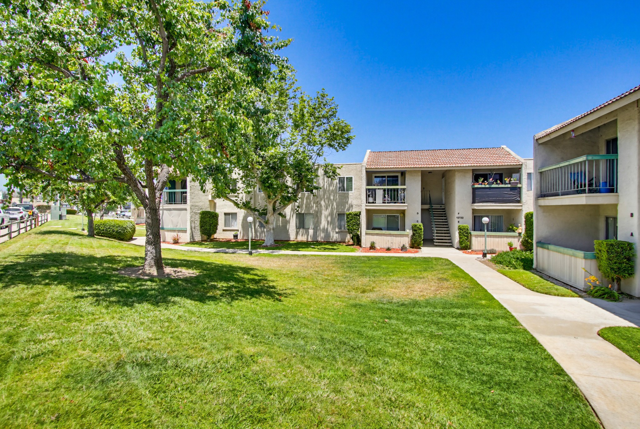 Virtual tour photo 3 of 76 for 12728 Lakeshore Dr