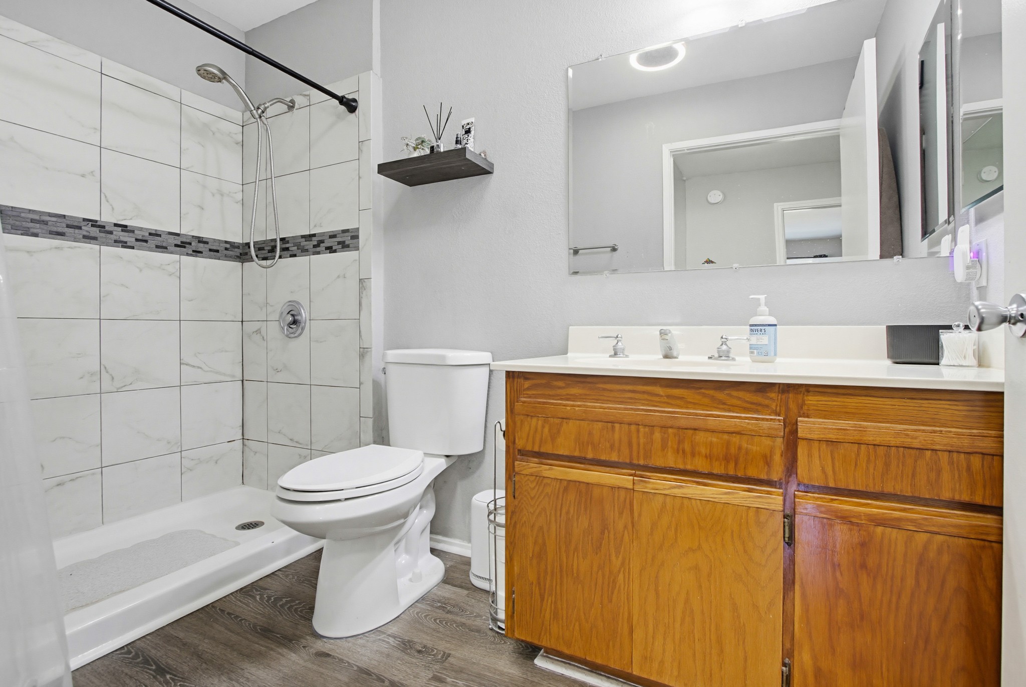 Virtual tour photo 23 of 76 for 12728 Lakeshore Dr