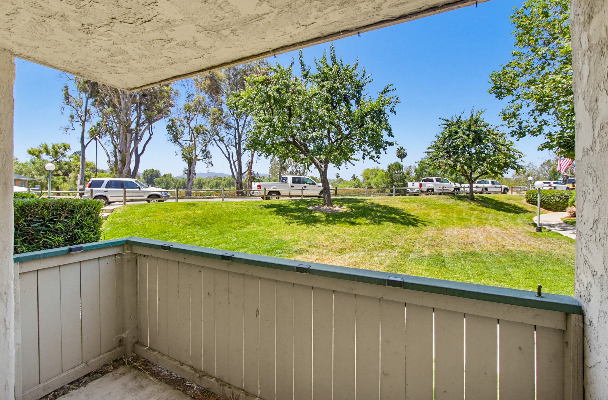 Virtual tour photo 25 of 76 for 12728 Lakeshore Dr