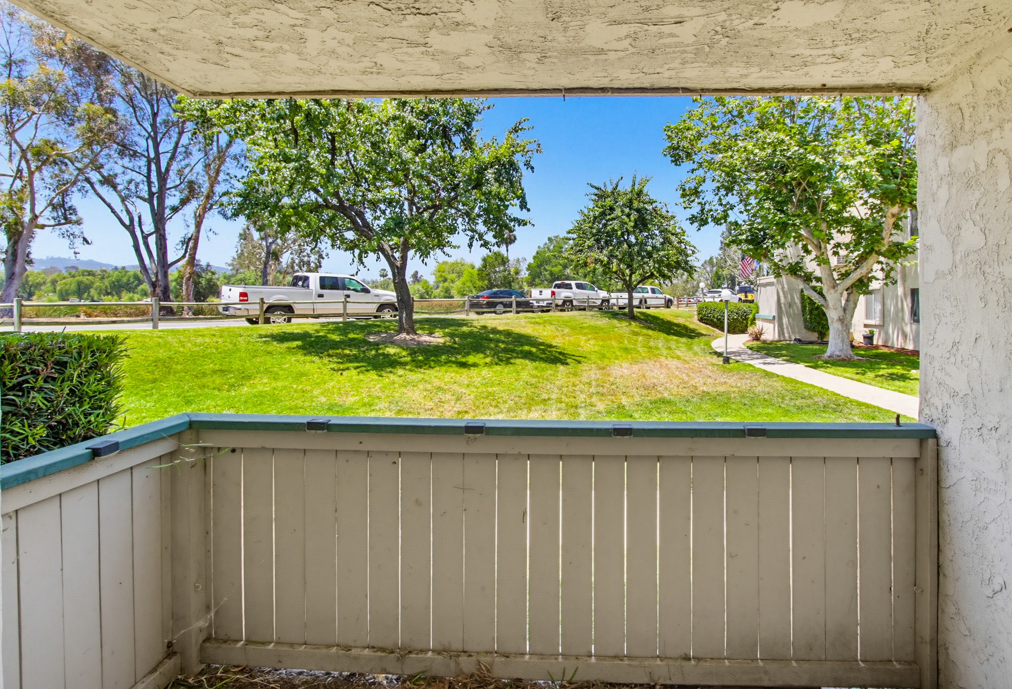 Virtual tour photo 26 of 76 for 12728 Lakeshore Dr