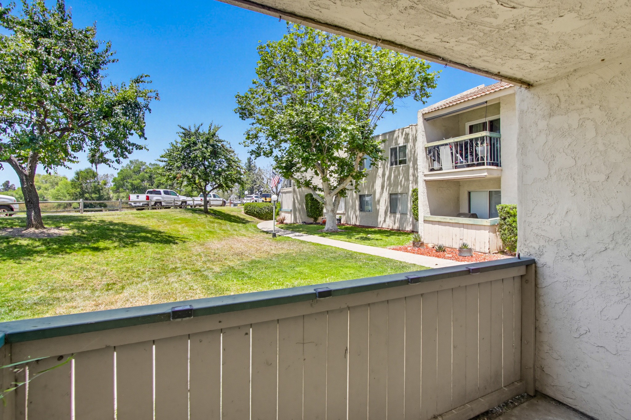 Virtual tour photo 27 of 76 for 12728 Lakeshore Dr