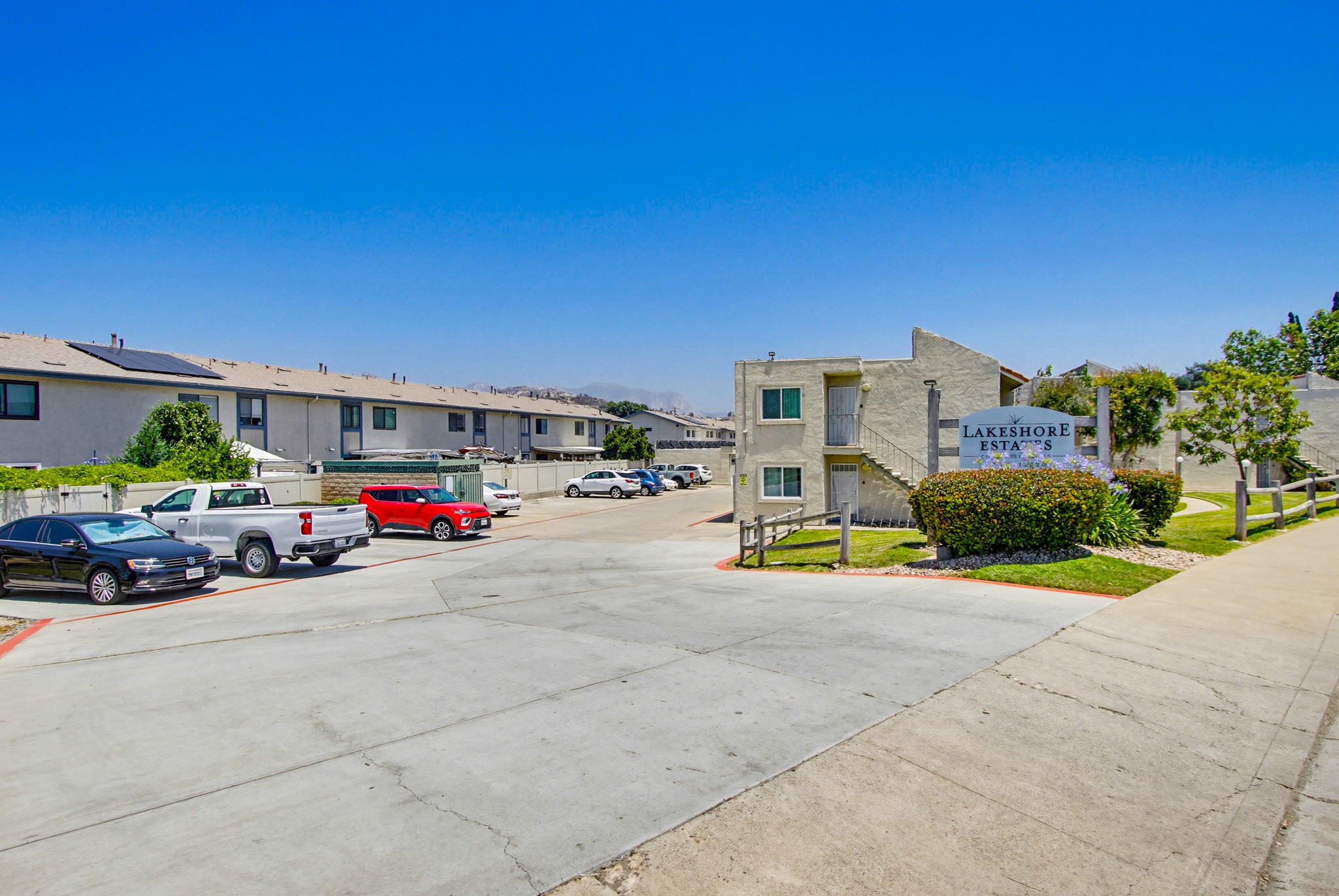 Virtual tour photo 43 of 76 for 12728 Lakeshore Dr