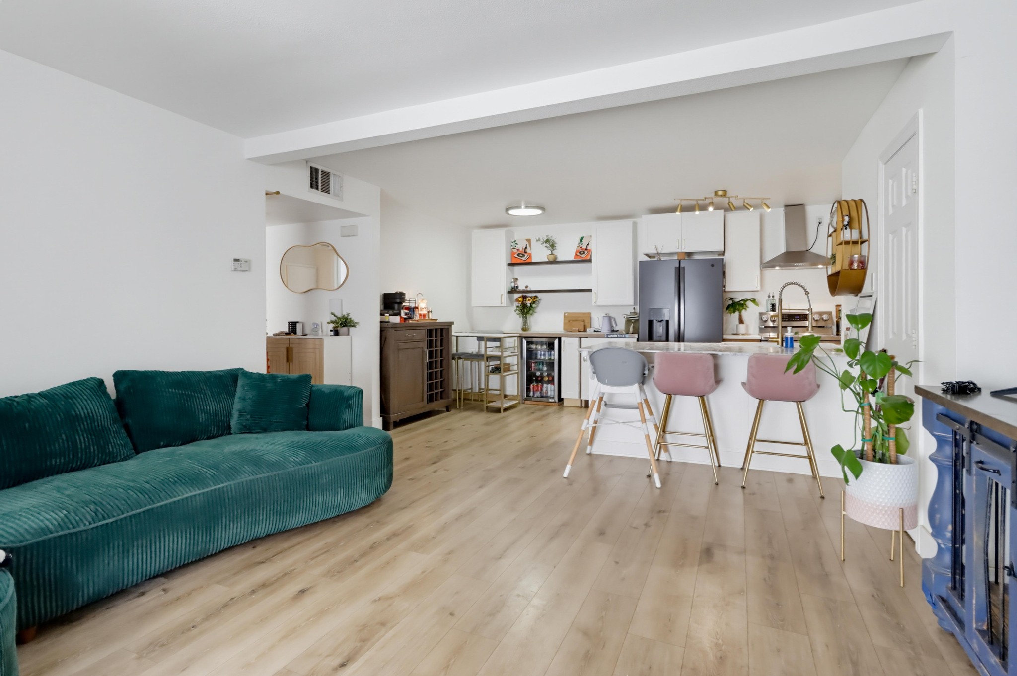 Virtual tour photo 6 of 37 for 12730 Laurel St Unit 301