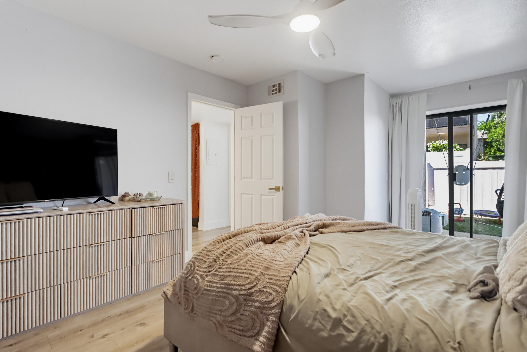 Virtual tour photo 24 of 37 for 12730 Laurel St Unit 301