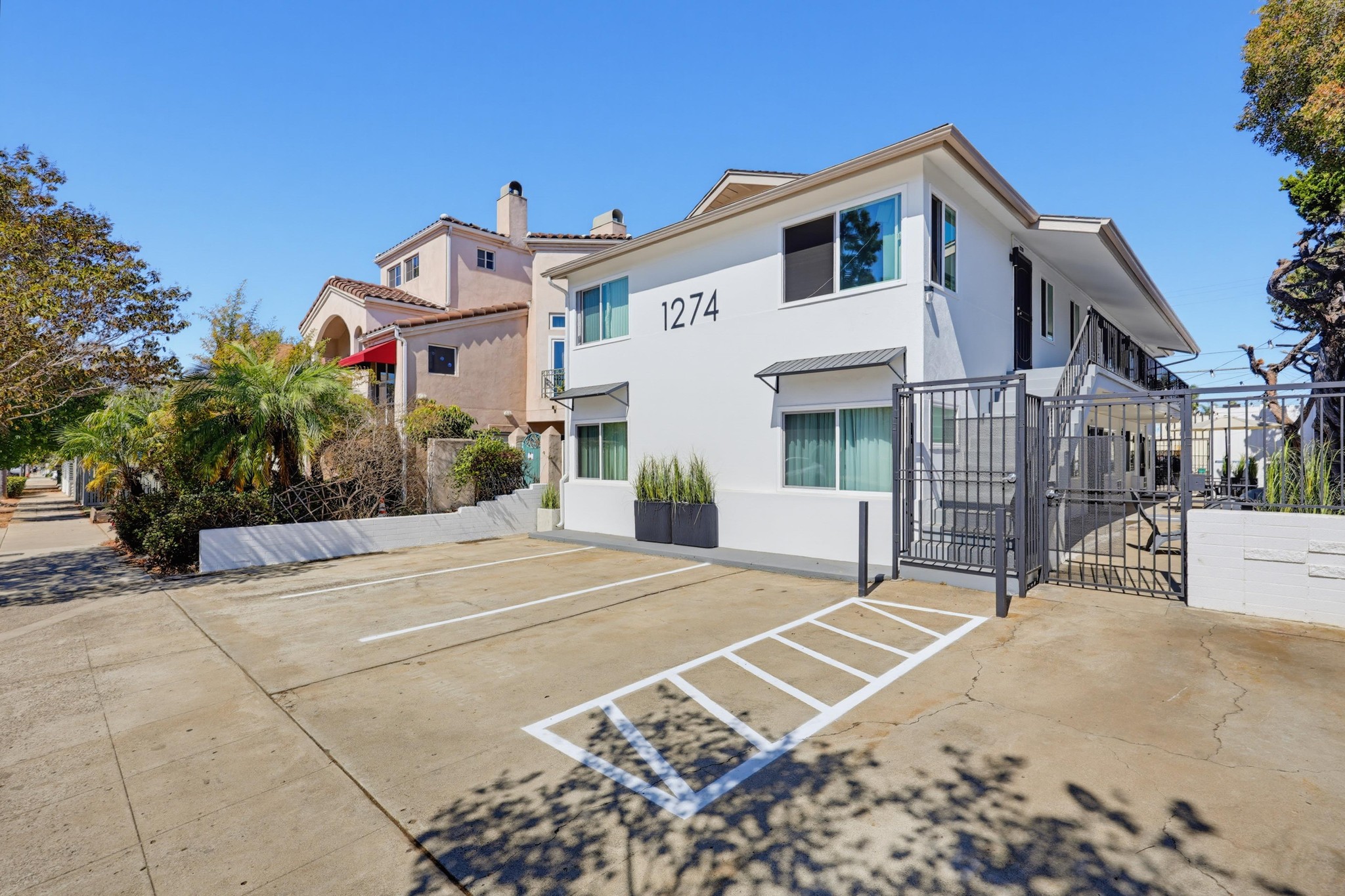 Virtual tour photo 1 of 47 for 1274 Essex St