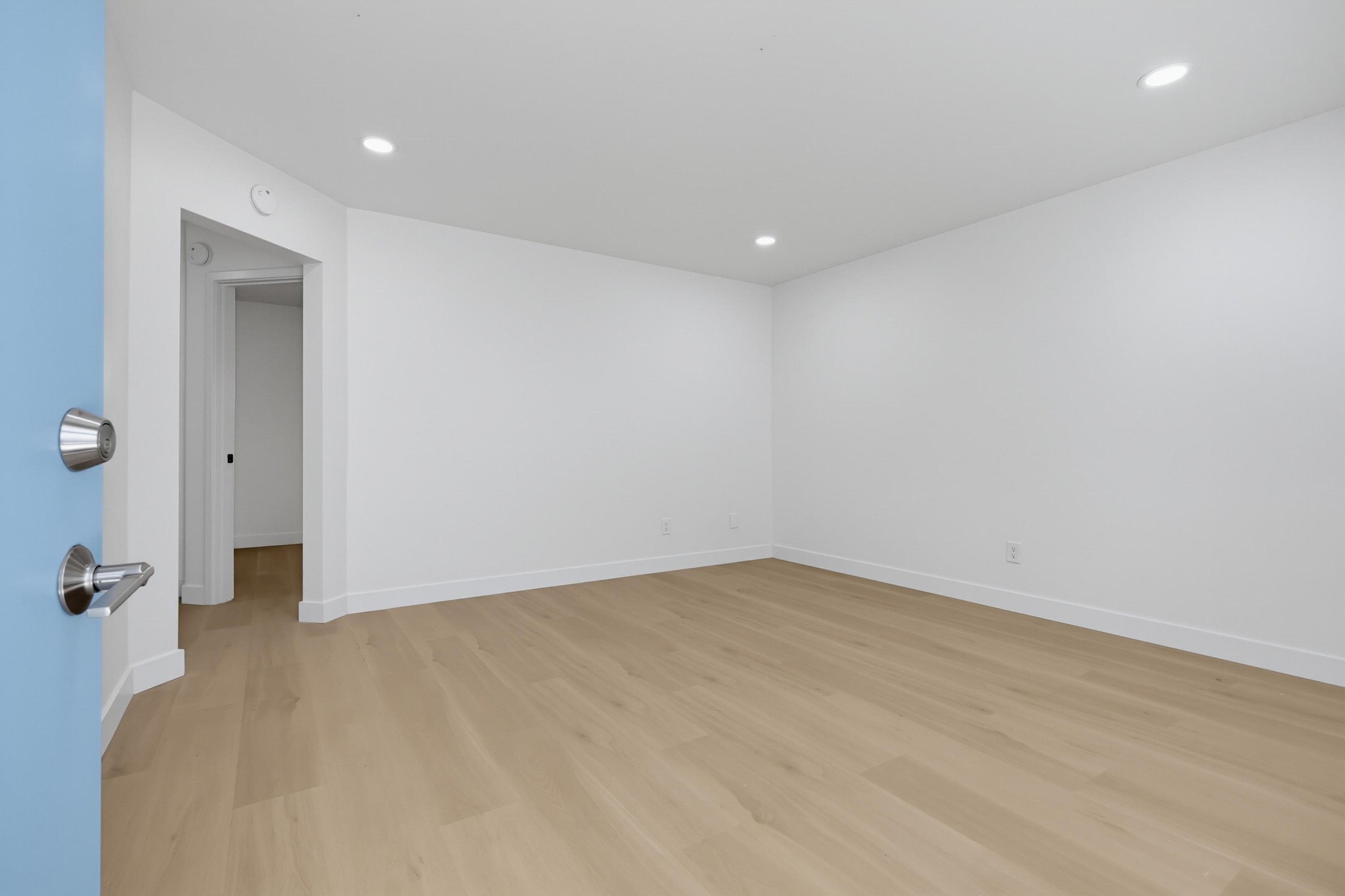 Virtual tour photo 9 of 47 for 1274 Essex St