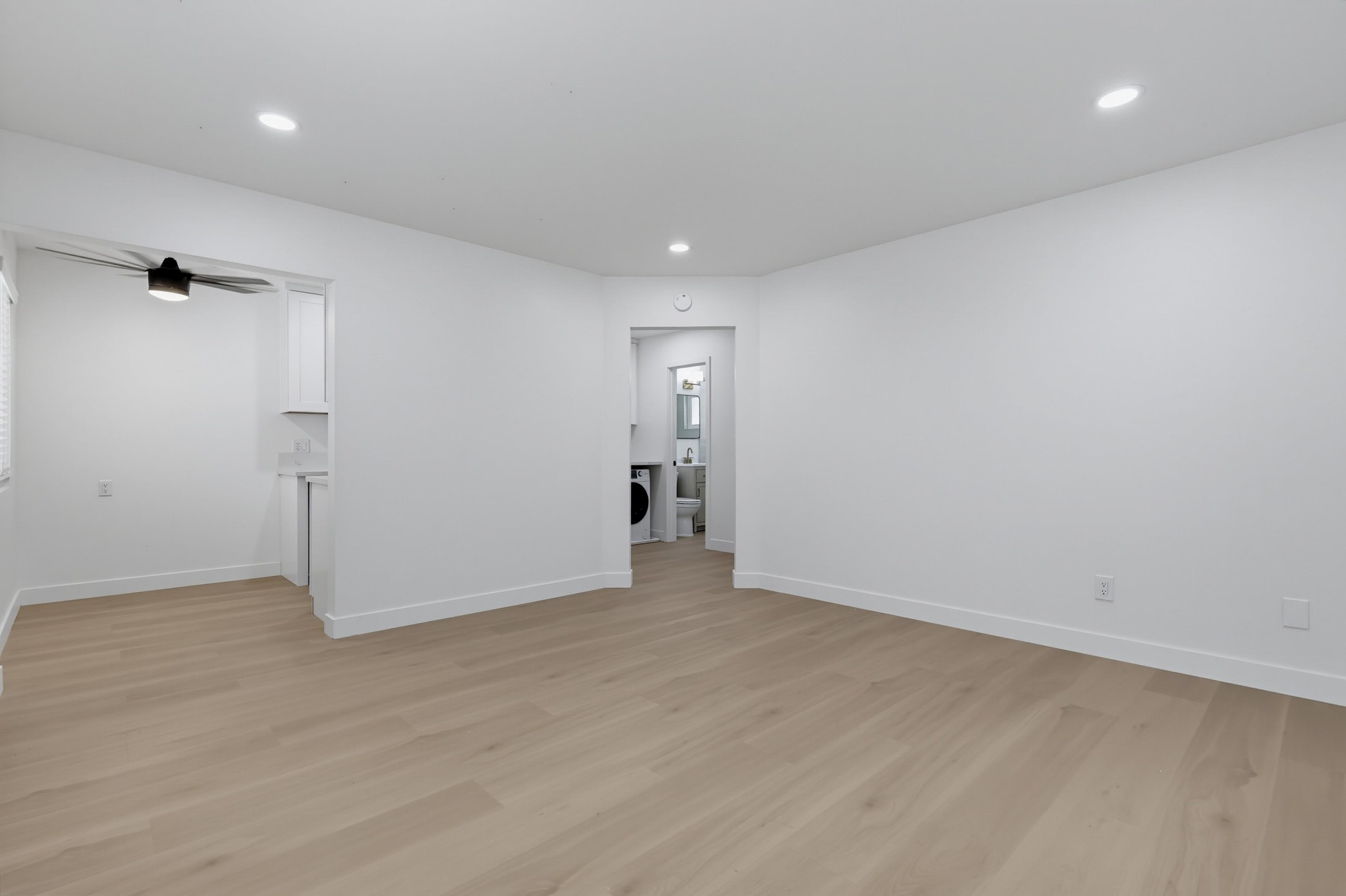 Virtual tour photo 10 of 47 for 1274 Essex St