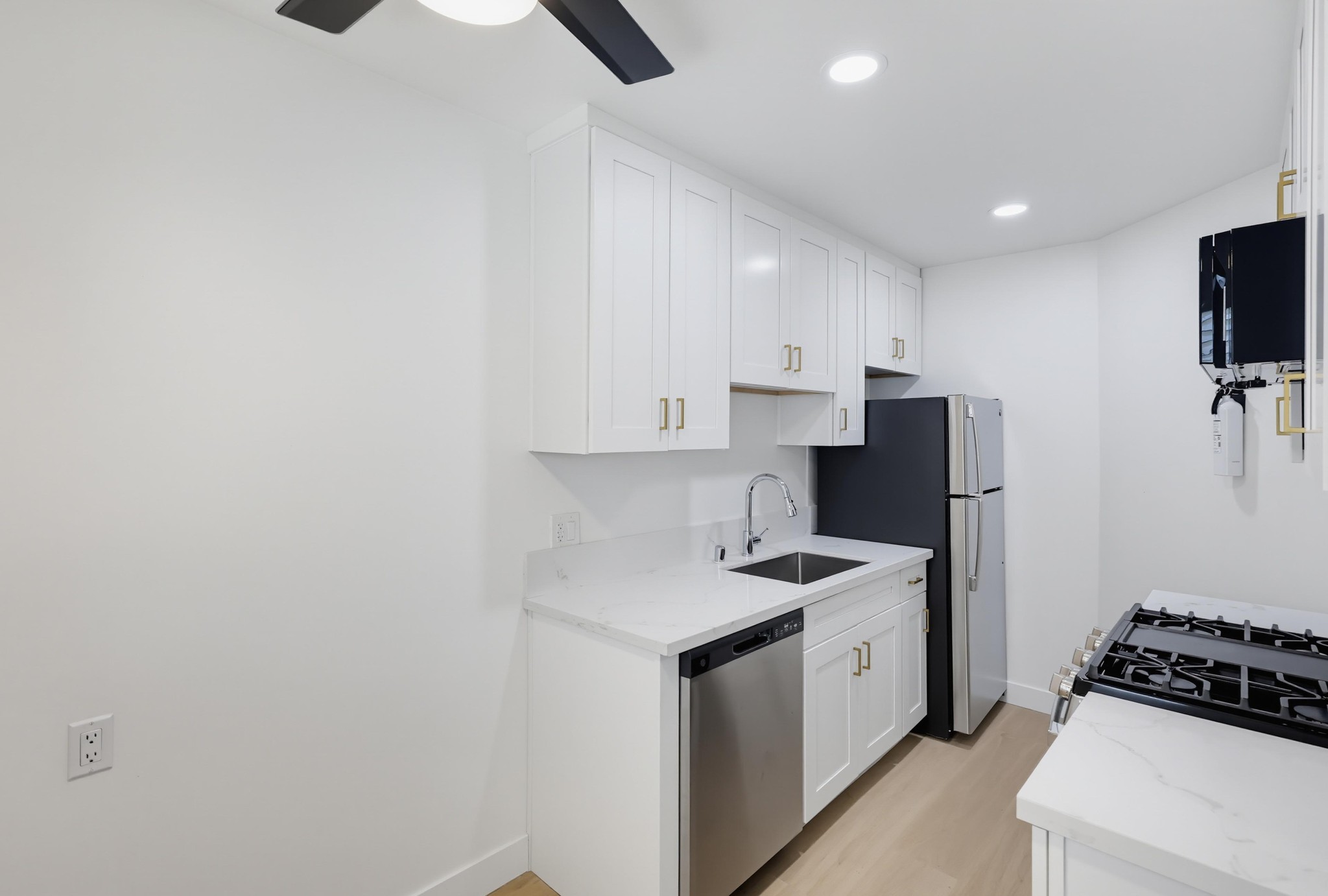 Virtual tour photo 13 of 47 for 1274 Essex St