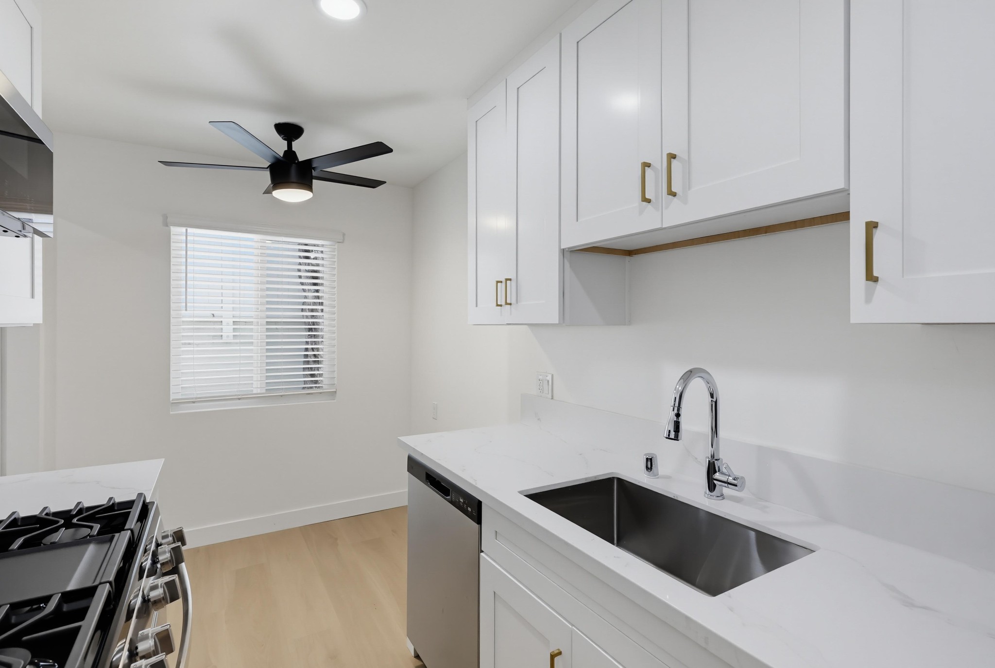 Virtual tour photo 18 of 47 for 1274 Essex St