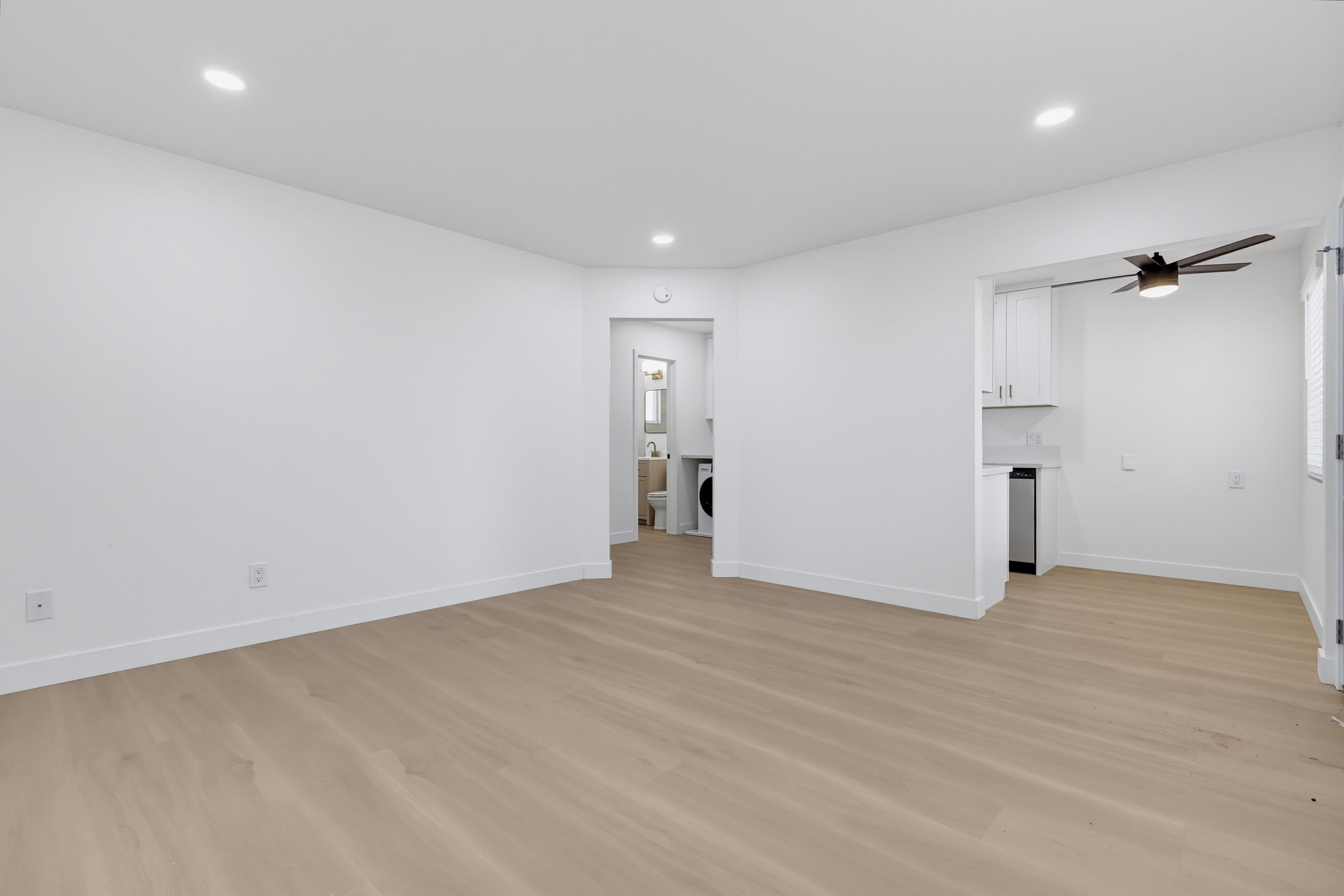 Virtual tour photo 29 of 47 for 1274 Essex St