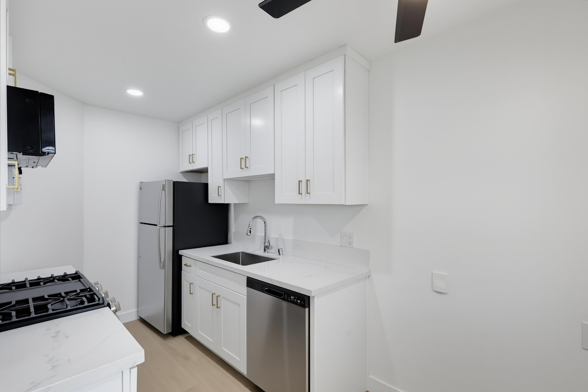 Virtual tour photo 31 of 47 for 1274 Essex St