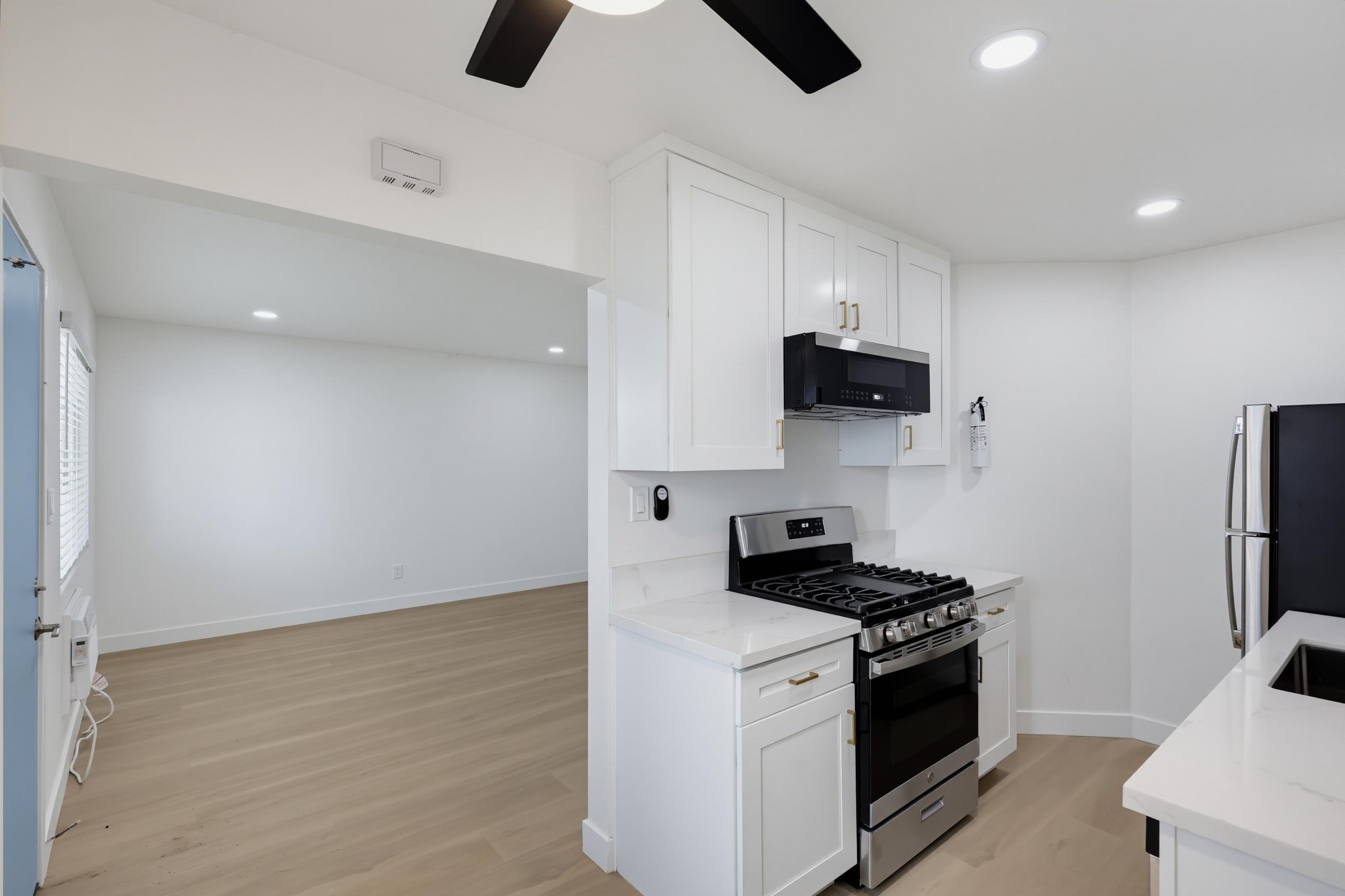 Virtual tour photo 33 of 47 for 1274 Essex St