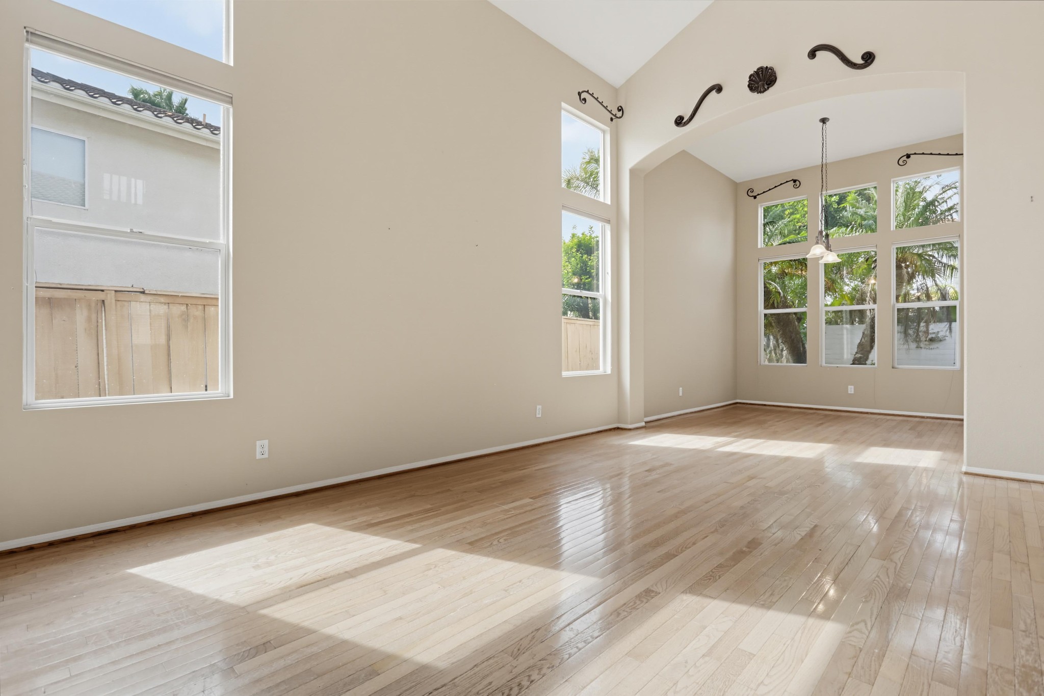 Virtual tour photo 7 of 54 for 12742 Chandon Ct