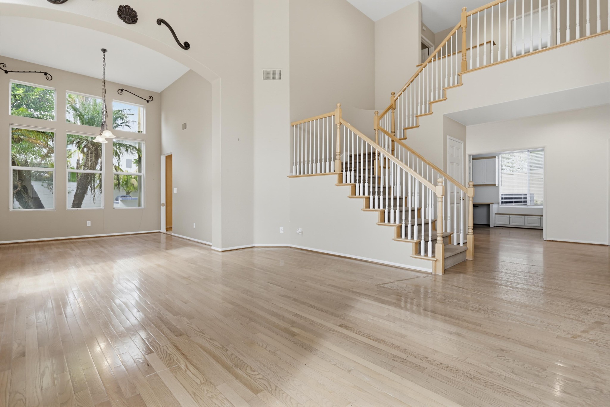 Virtual tour photo 8 of 54 for 12742 Chandon Ct