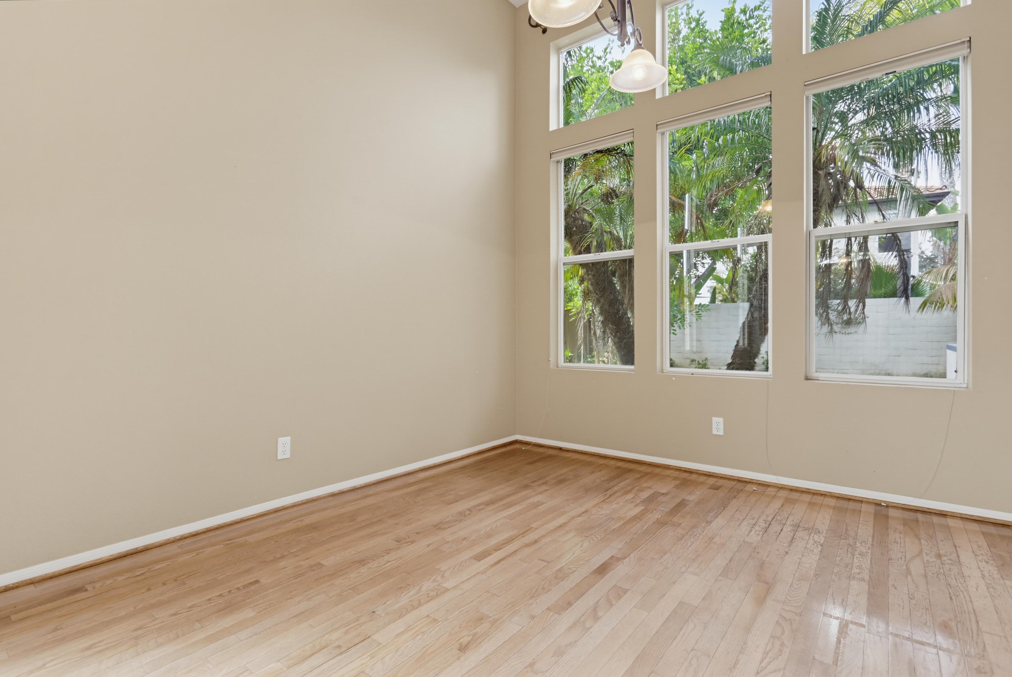 Virtual tour photo 10 of 54 for 12742 Chandon Ct