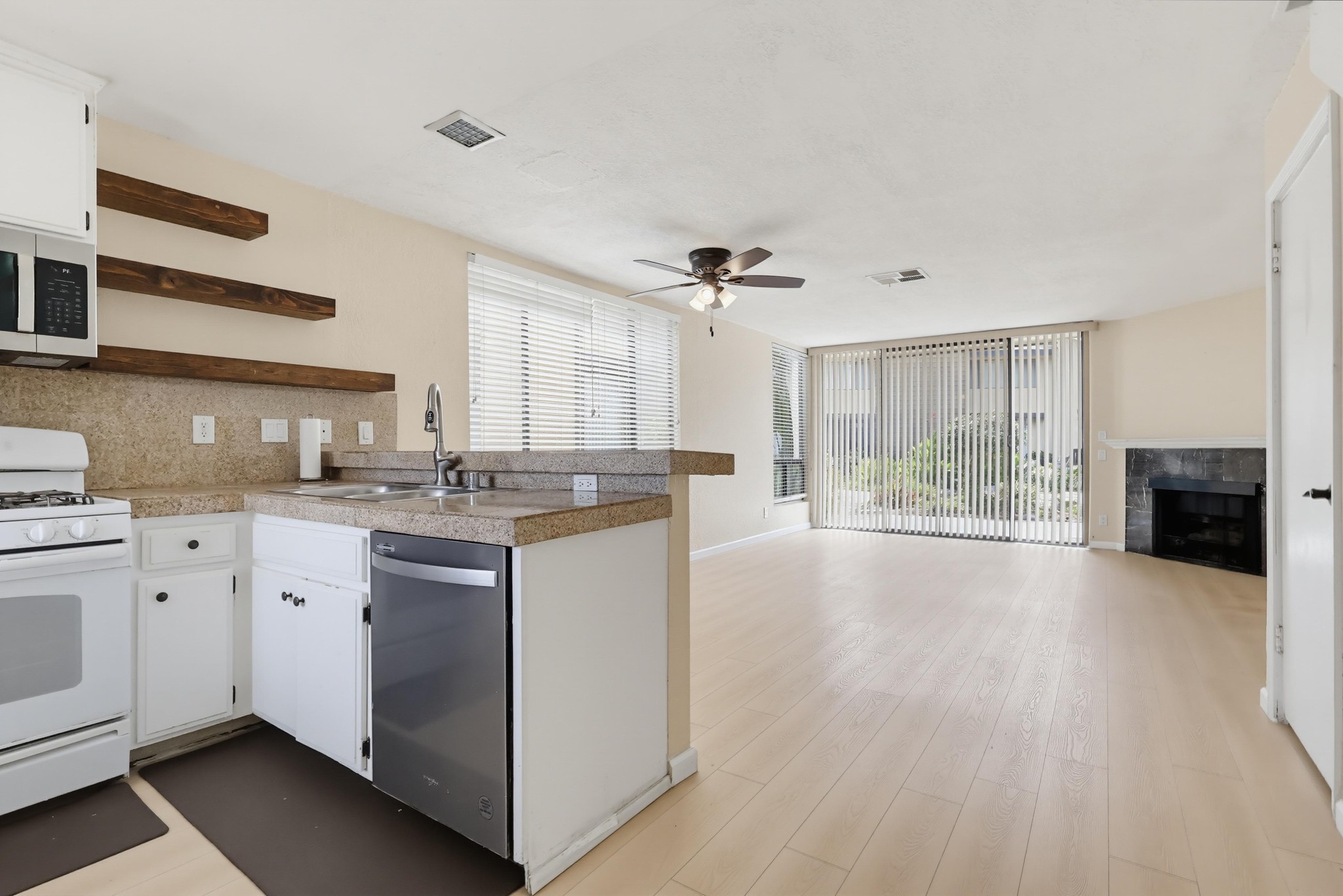 Virtual tour photo 5 of 63 for 12750 Centralia St Unit 130