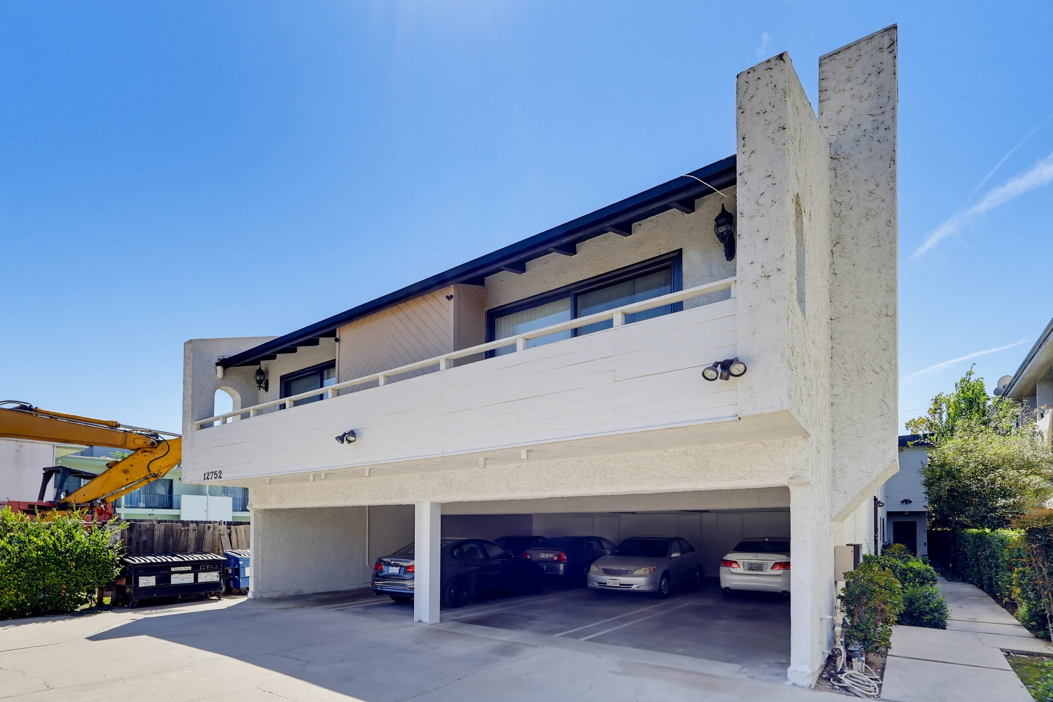 Virtual tour photo 1 of 75 for 12752 Moorpark St