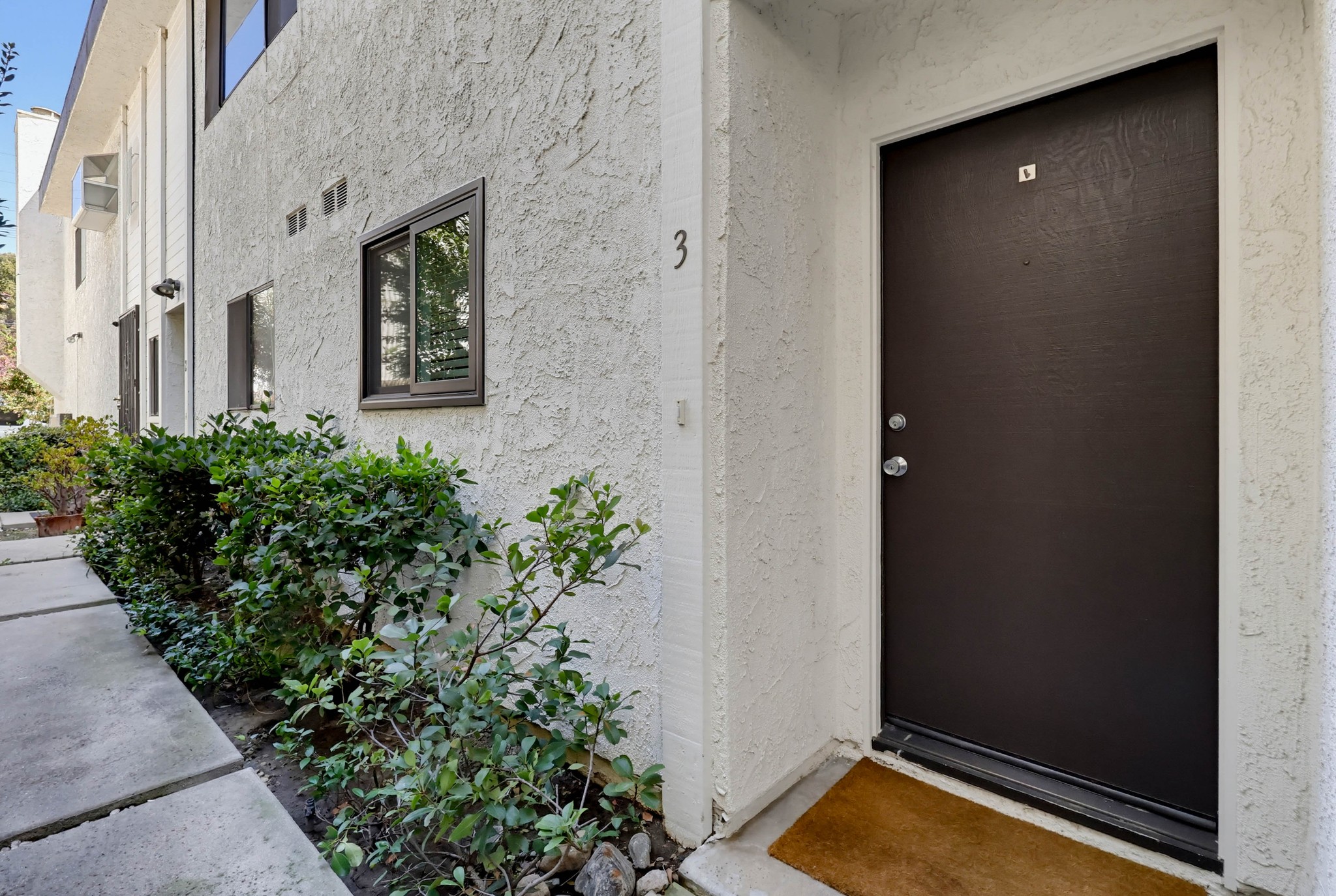 Virtual tour photo 6 of 75 for 12752 Moorpark St