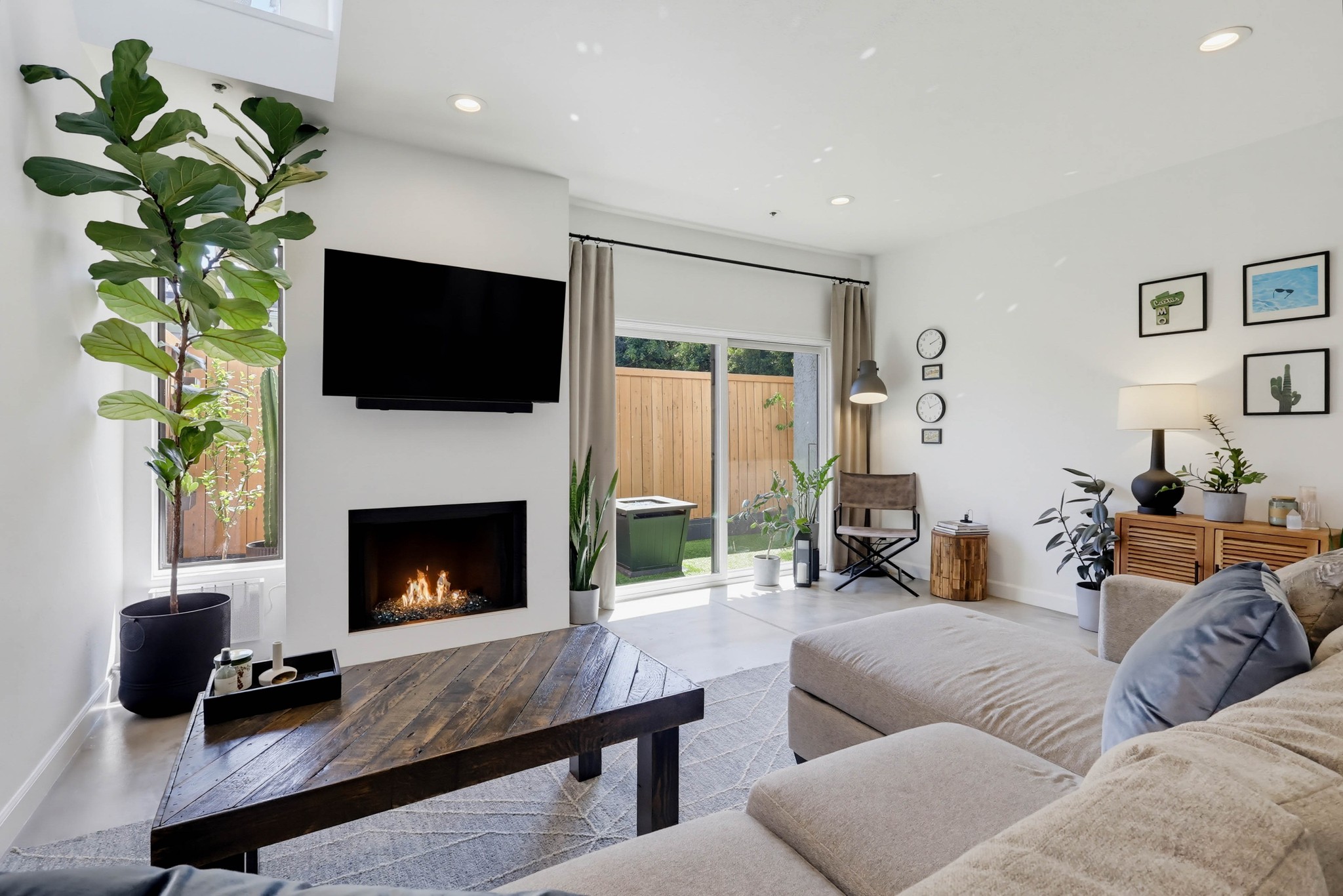 Virtual tour photo 28 of 75 for 12752 Moorpark St