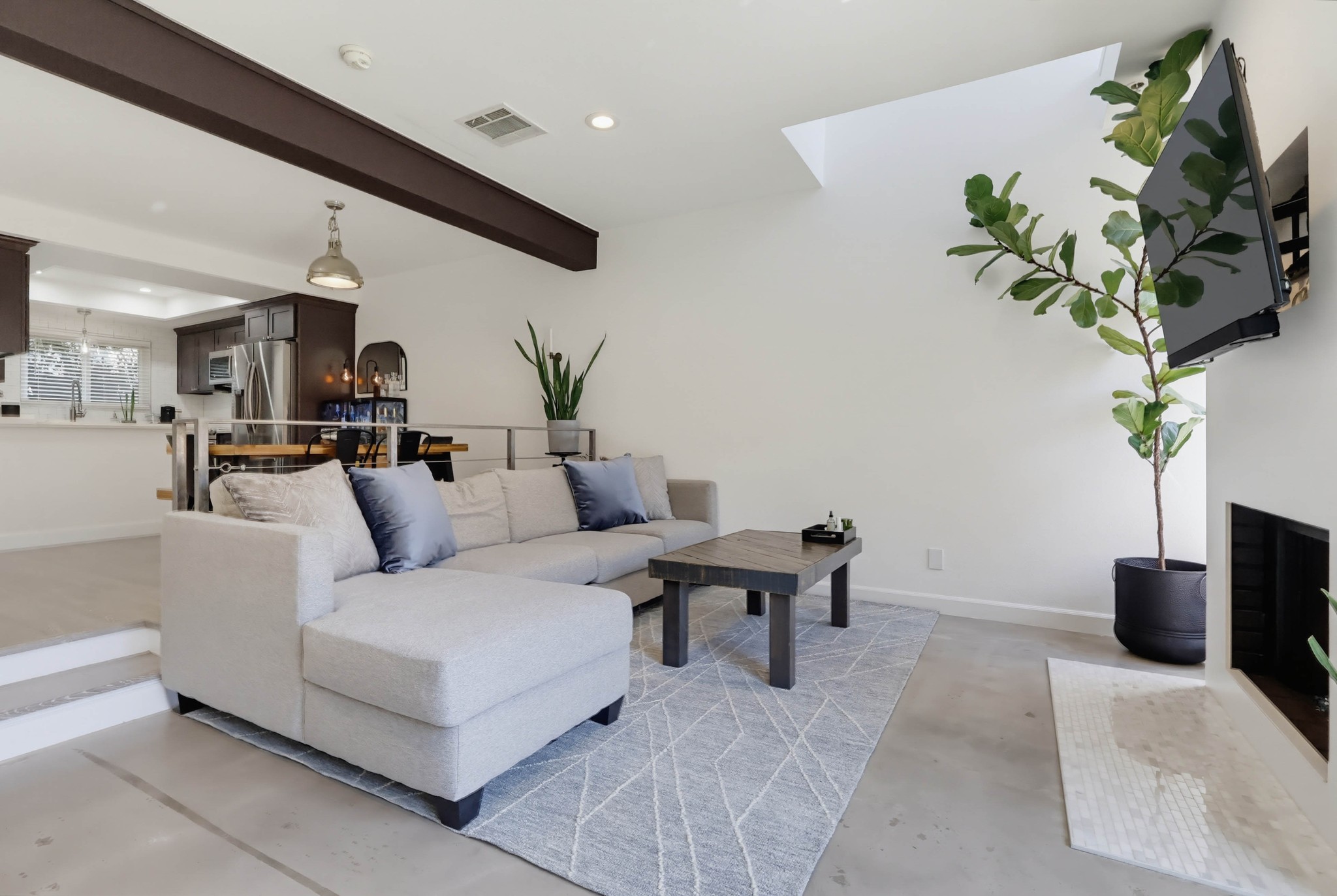 Virtual tour photo 30 of 75 for 12752 Moorpark St