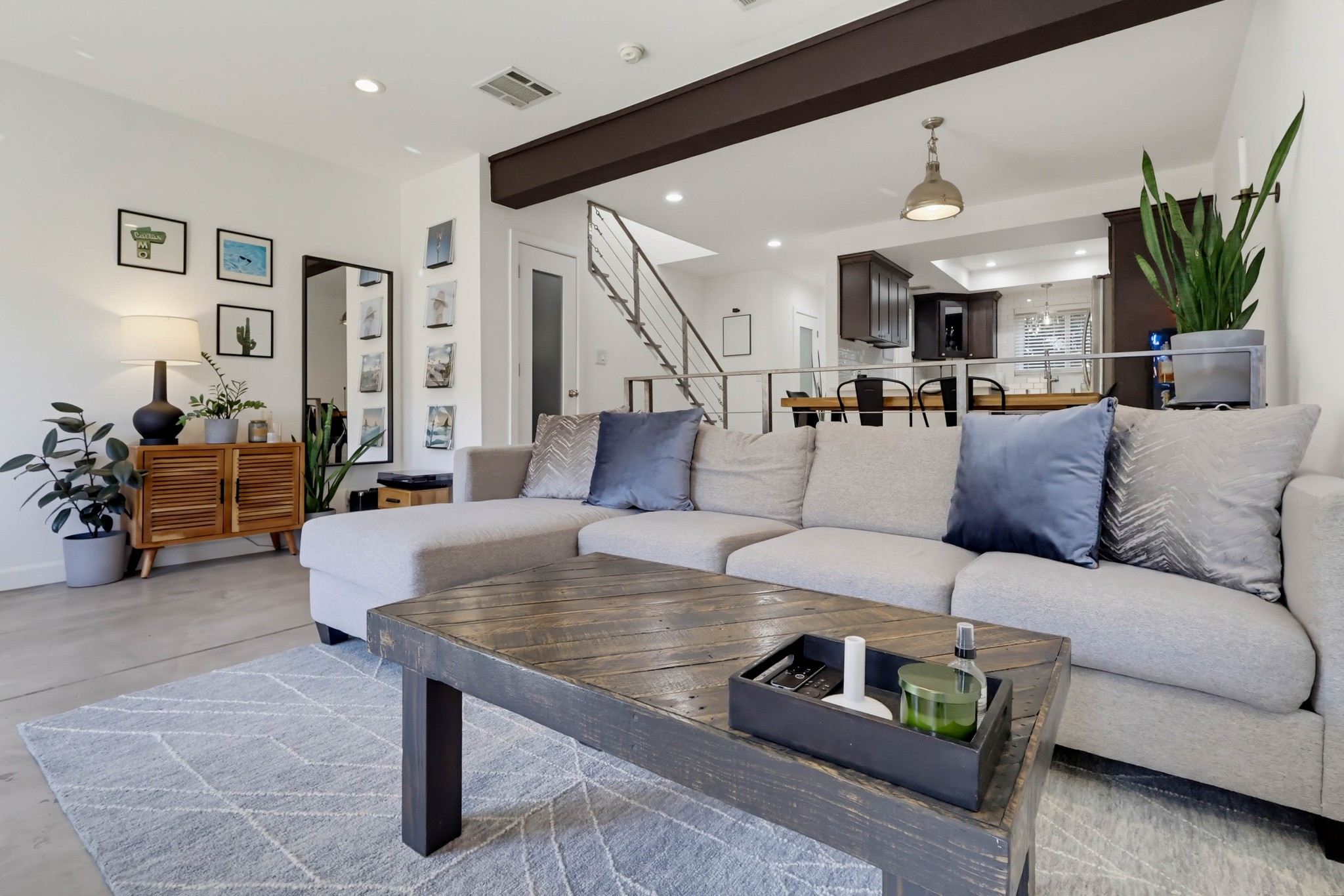 Virtual tour photo 32 of 75 for 12752 Moorpark St