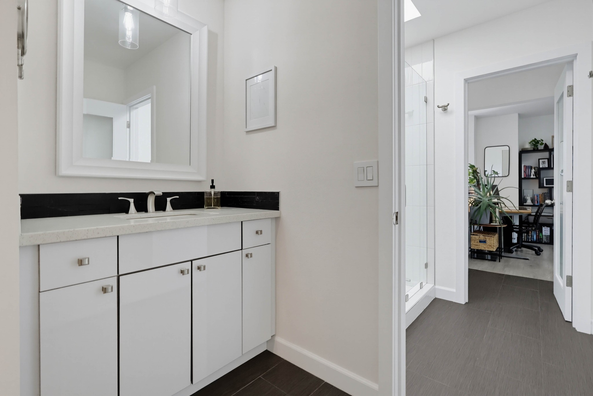 Virtual tour photo 52 of 75 for 12752 Moorpark St