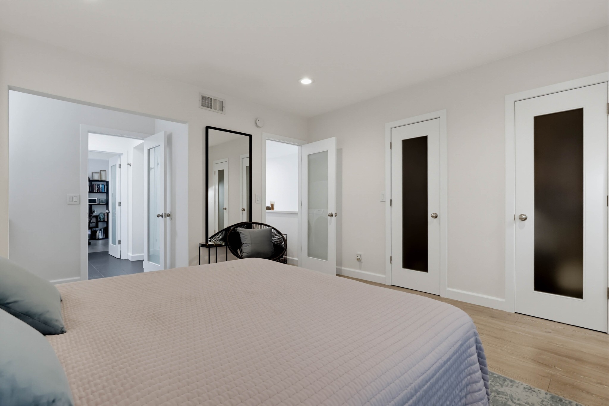 Virtual tour photo 56 of 75 for 12752 Moorpark St