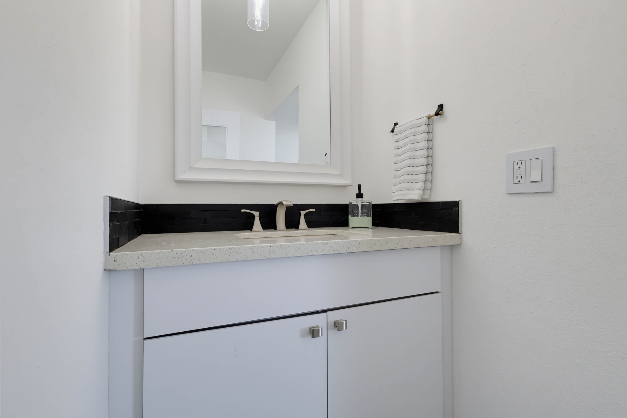 Virtual tour photo 60 of 75 for 12752 Moorpark St