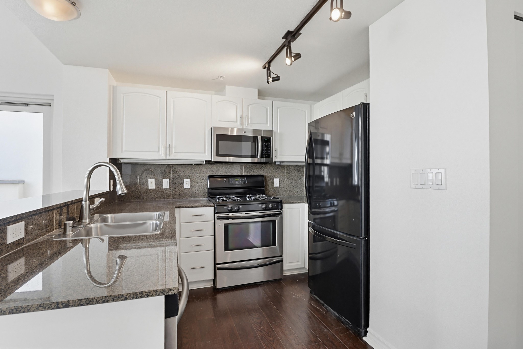 Virtual tour photo 11 of 52 for 1277 Kettner Blvd UNIT 505