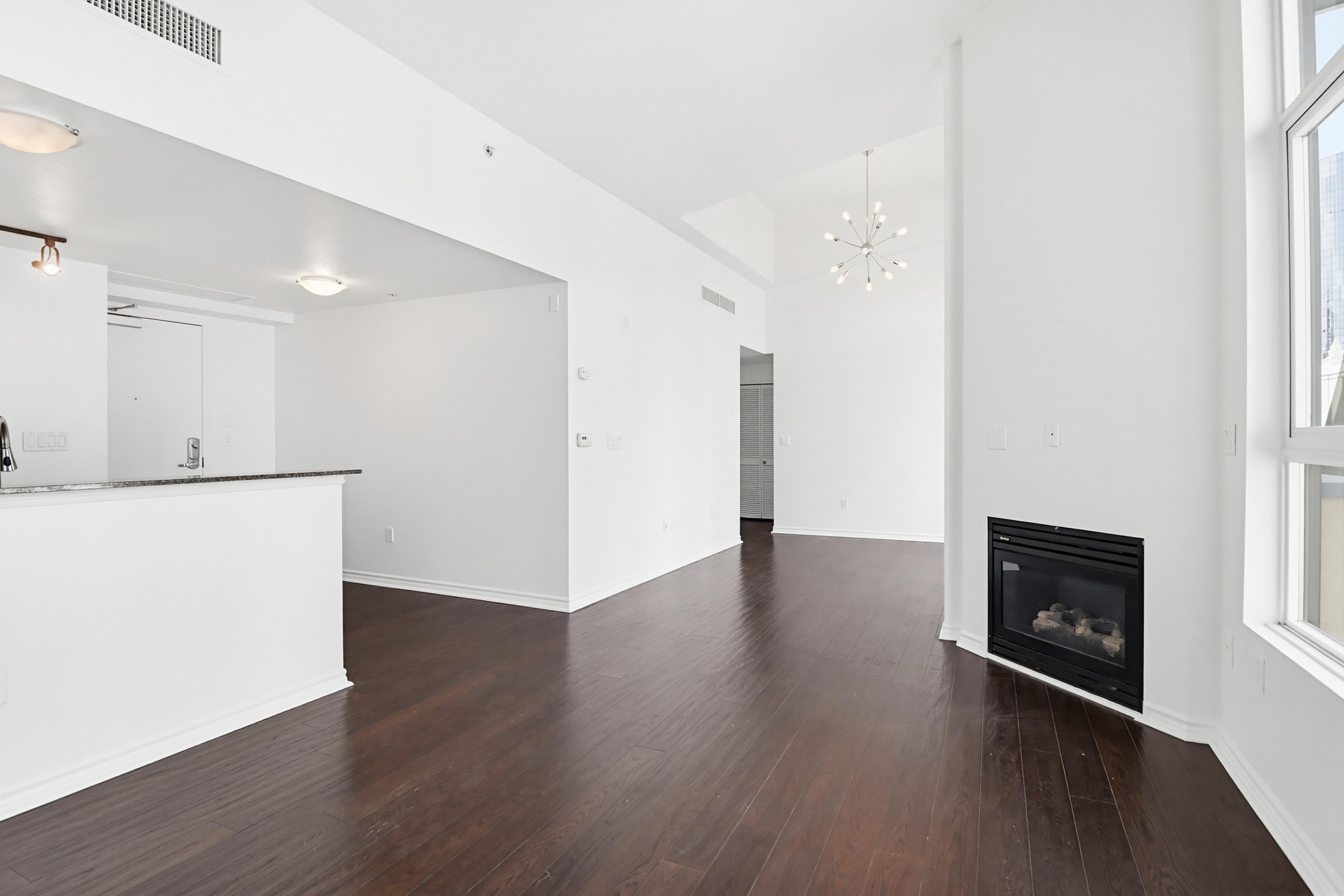 Virtual tour photo 14 of 52 for 1277 Kettner Blvd UNIT 505