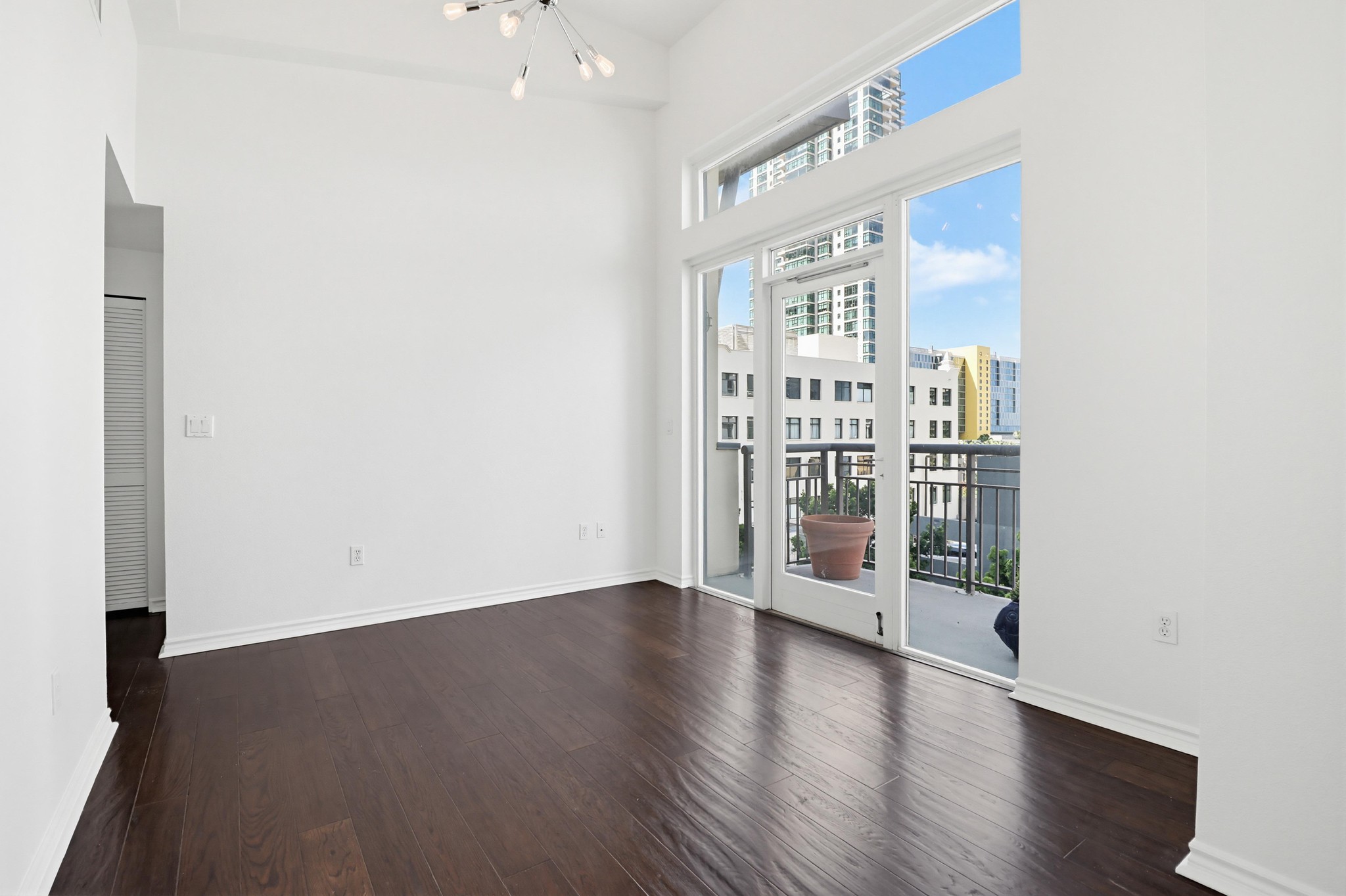 Virtual tour photo 16 of 52 for 1277 Kettner Blvd UNIT 505