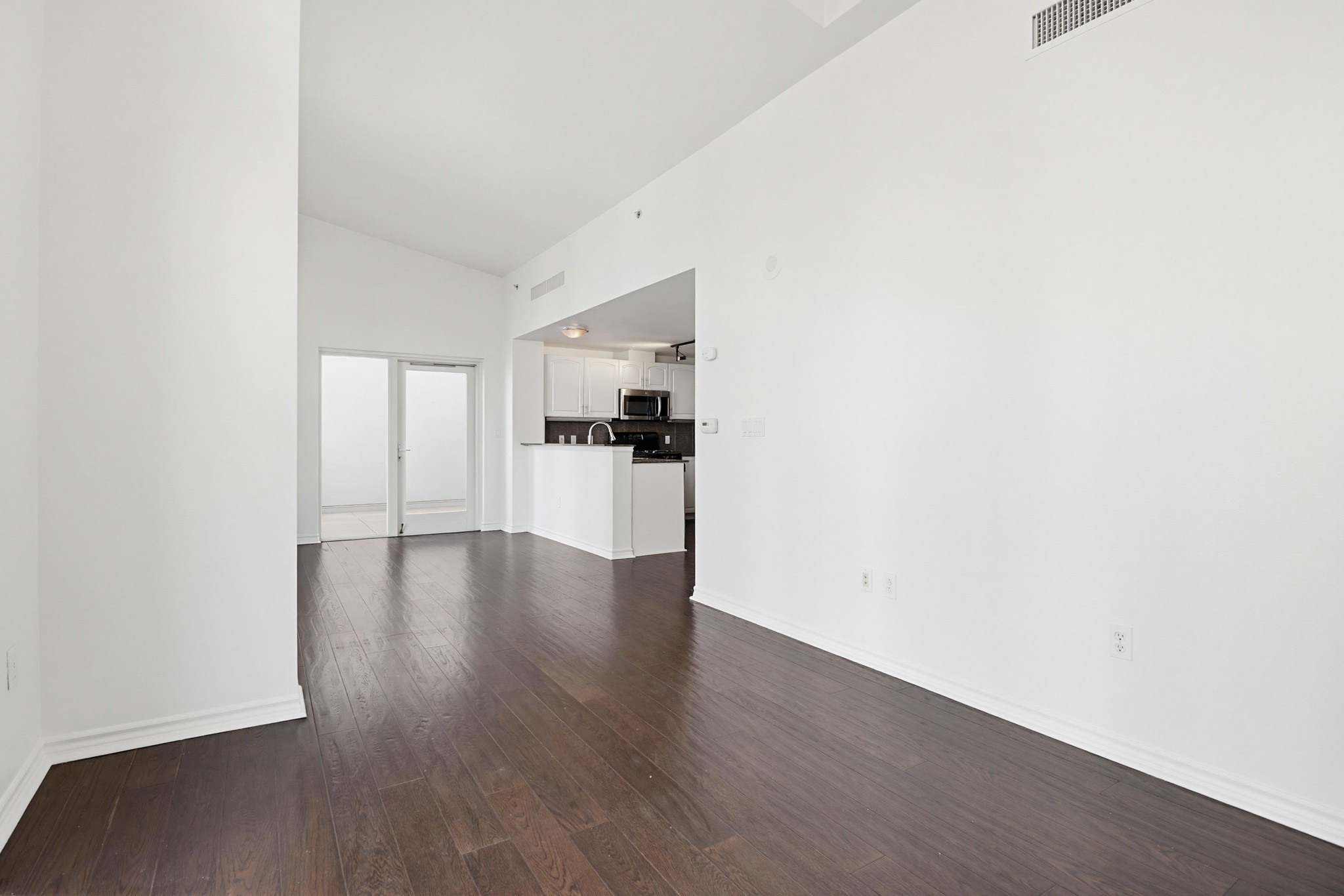 Virtual tour photo 18 of 52 for 1277 Kettner Blvd UNIT 505