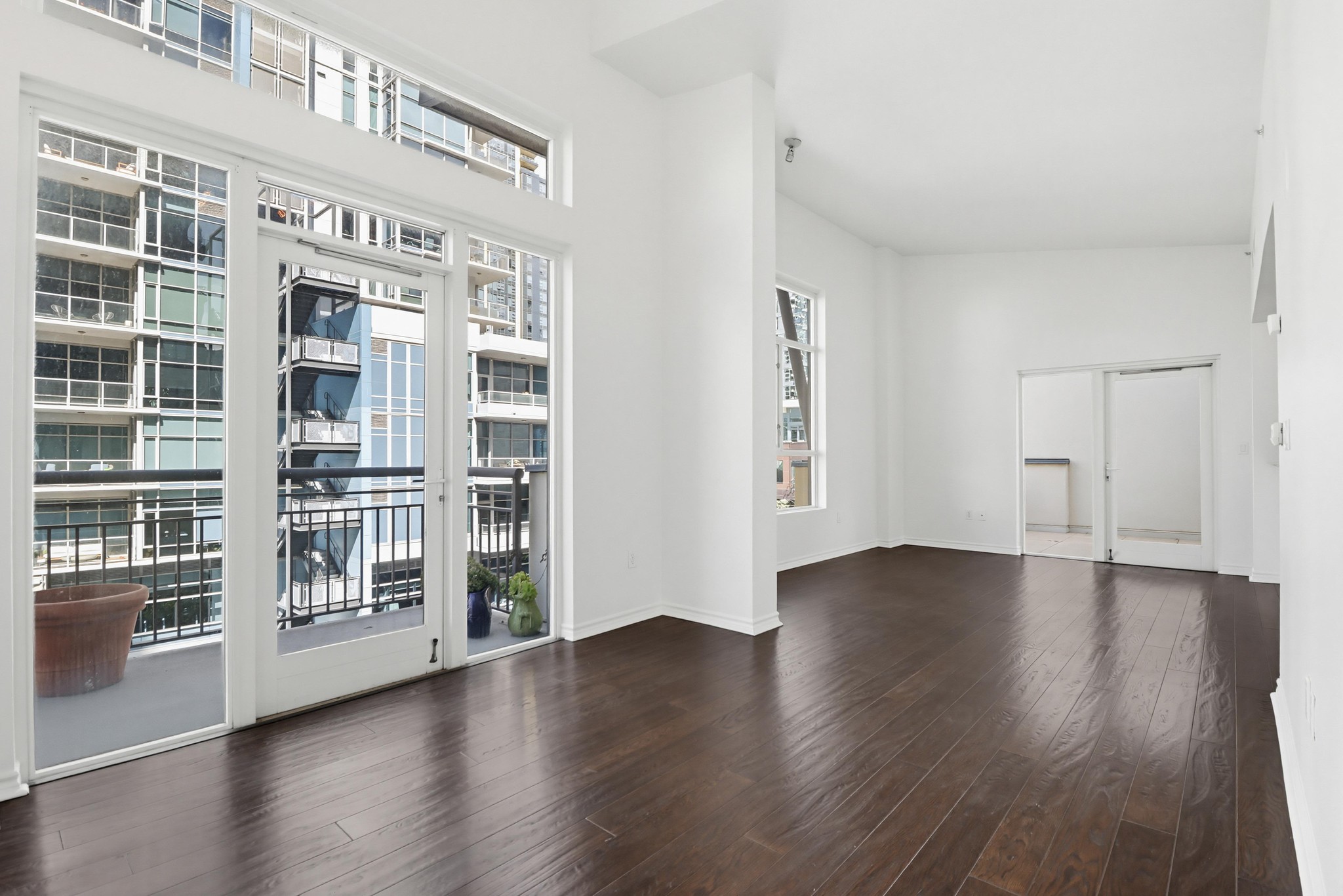 Virtual tour photo 19 of 52 for 1277 Kettner Blvd UNIT 505