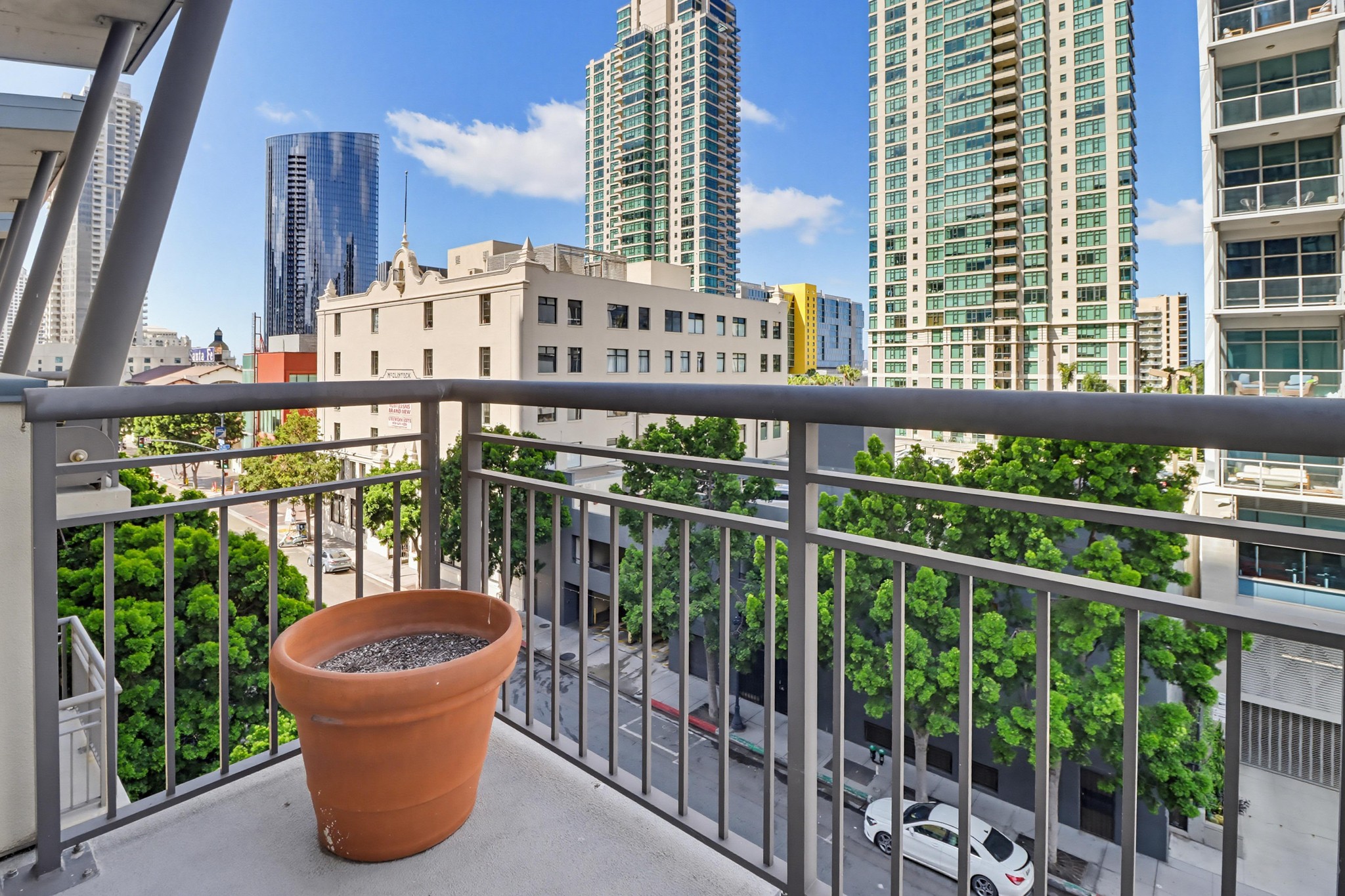 Virtual tour photo 22 of 52 for 1277 Kettner Blvd UNIT 505