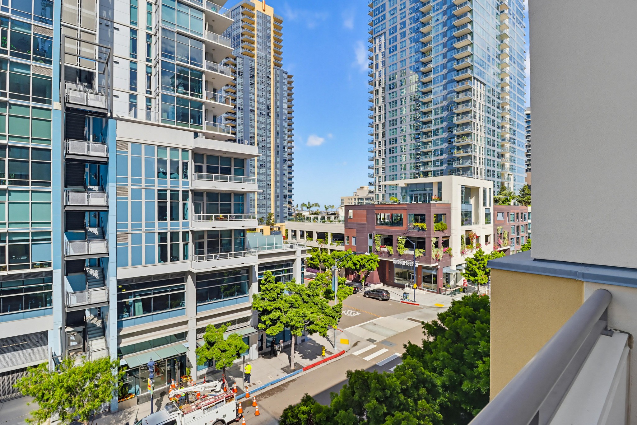 Virtual tour photo 25 of 52 for 1277 Kettner Blvd UNIT 505