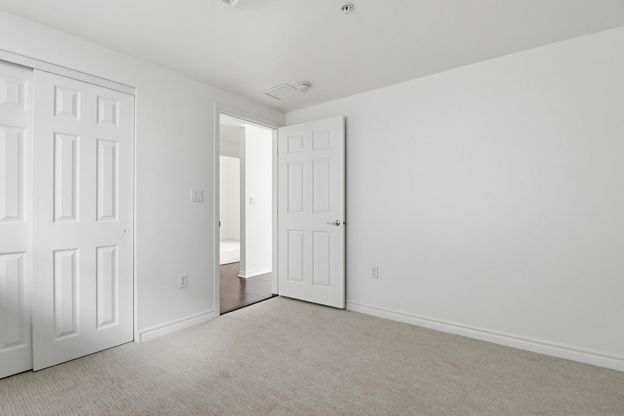 Virtual tour photo 30 of 52 for 1277 Kettner Blvd UNIT 505