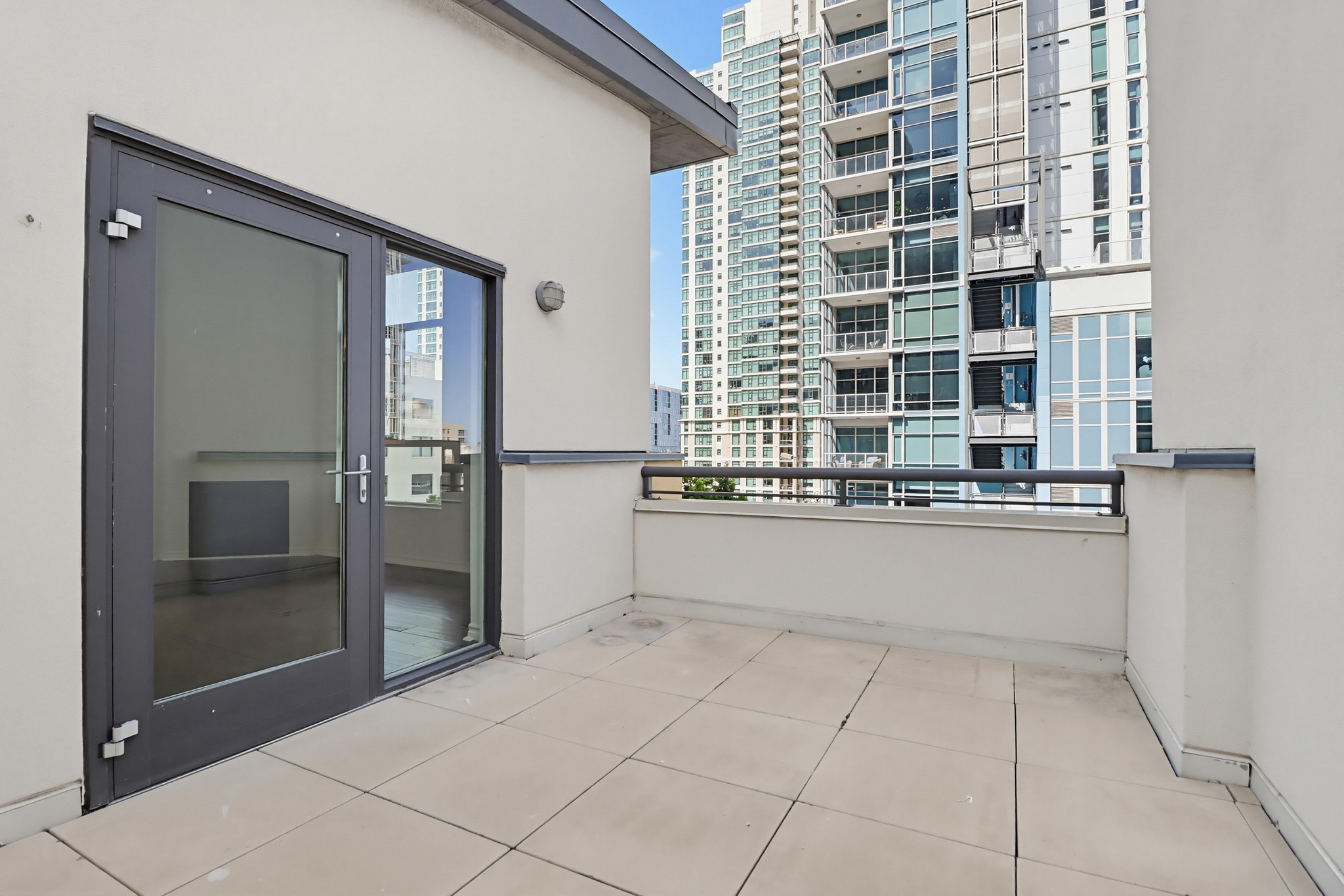 Virtual tour photo 40 of 52 for 1277 Kettner Blvd UNIT 505