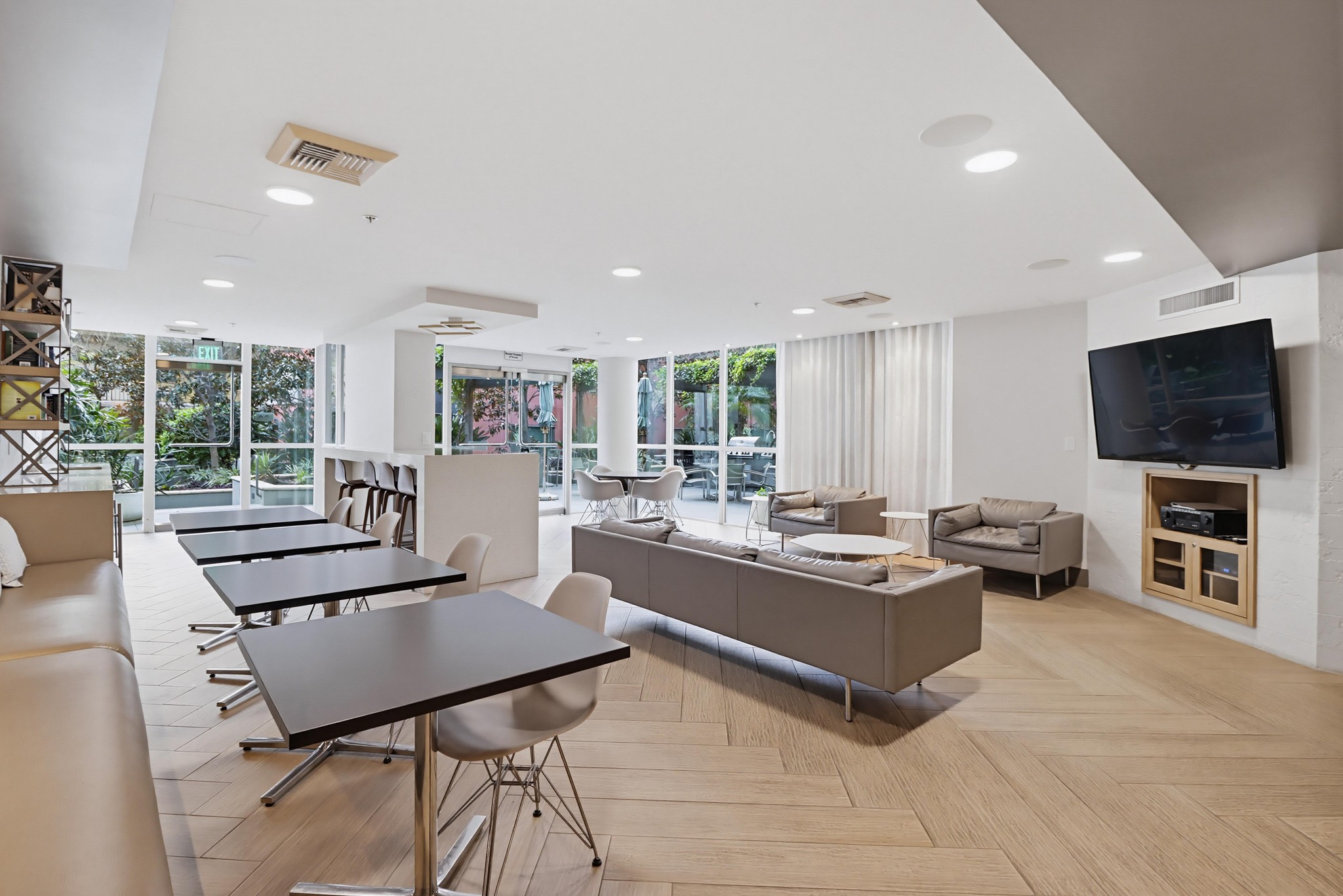 Virtual tour photo 48 of 52 for 1277 Kettner Blvd UNIT 505