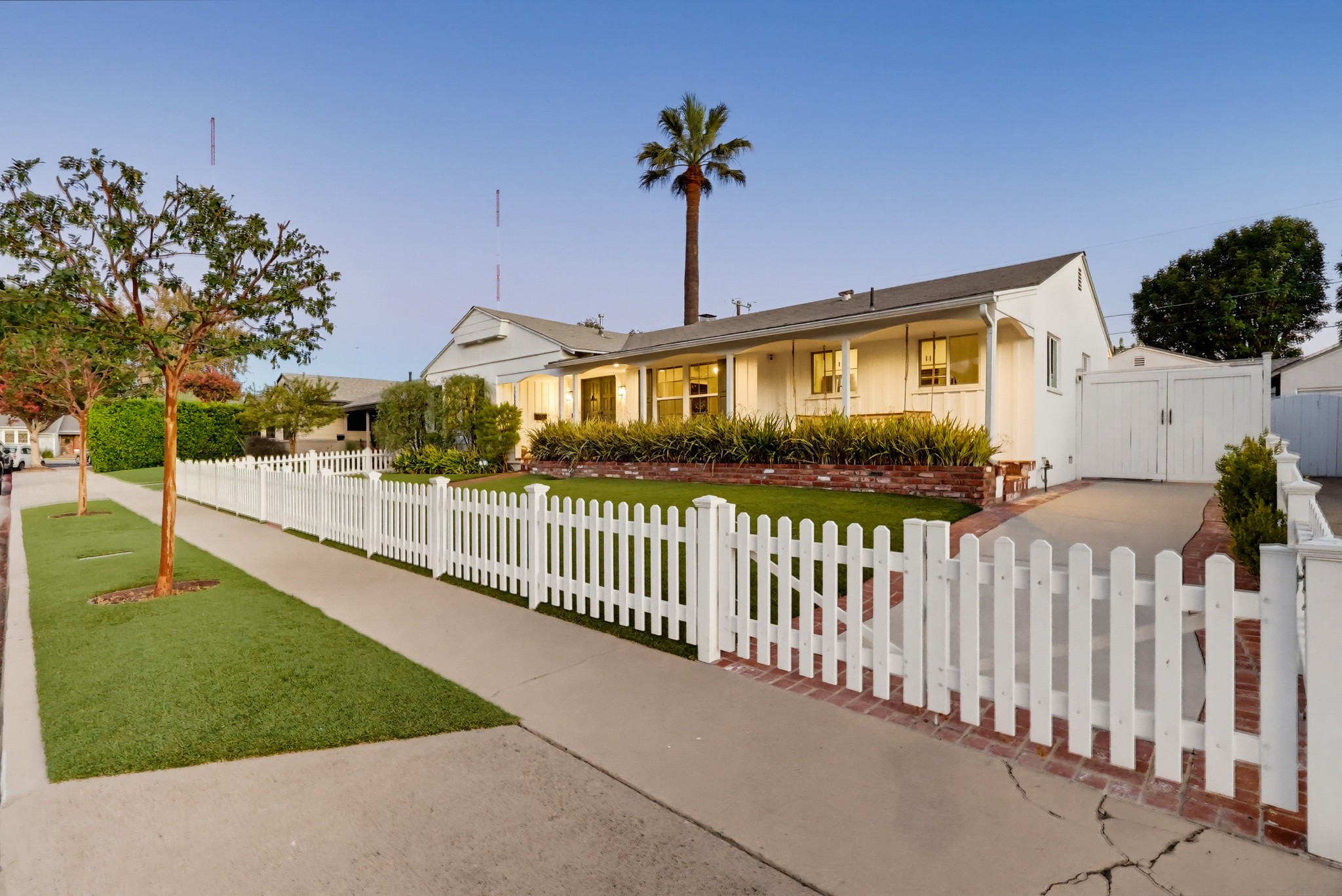 Virtual tour photo 5 of 122 for 12822 Waddell St