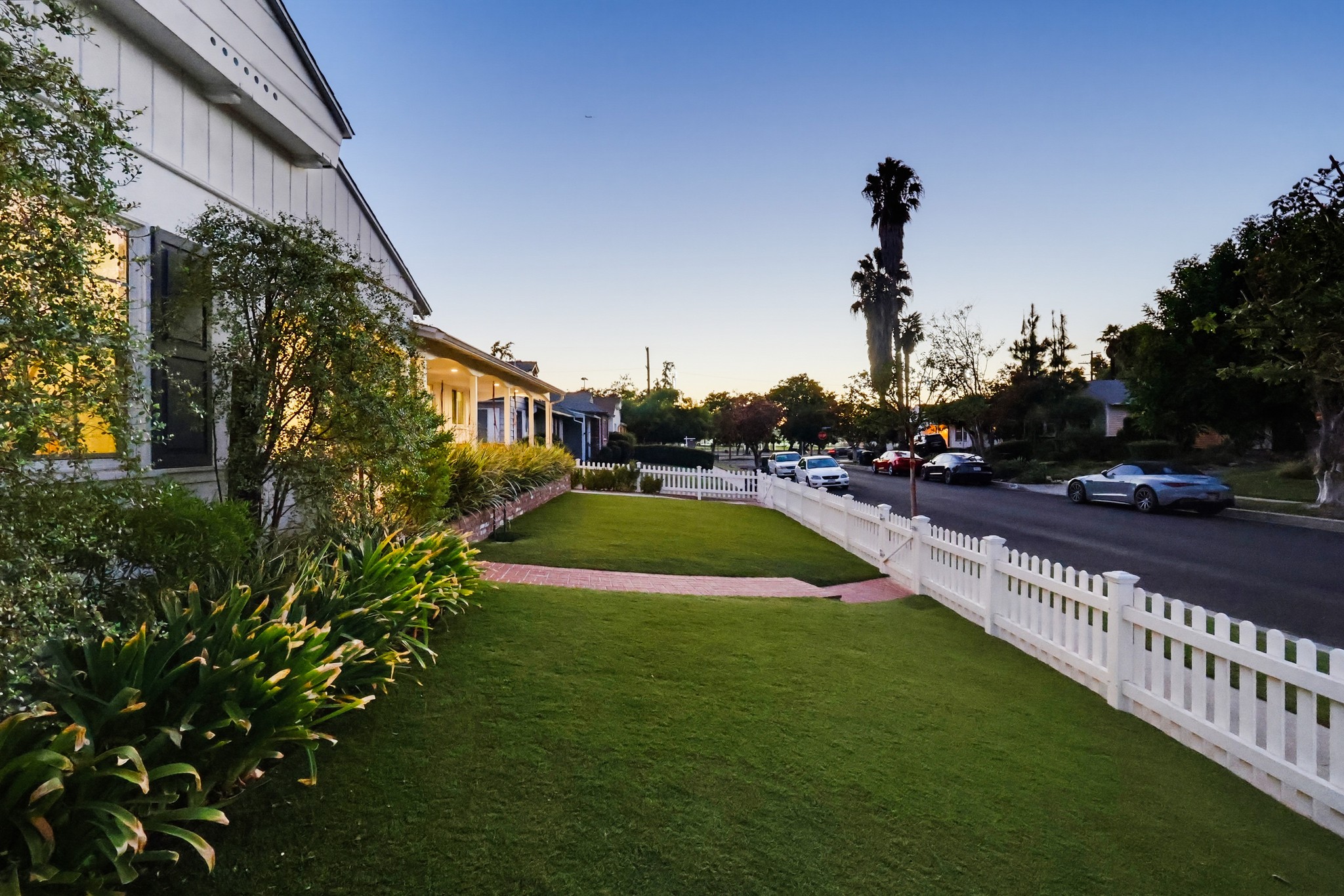 Virtual tour photo 7 of 122 for 12822 Waddell St