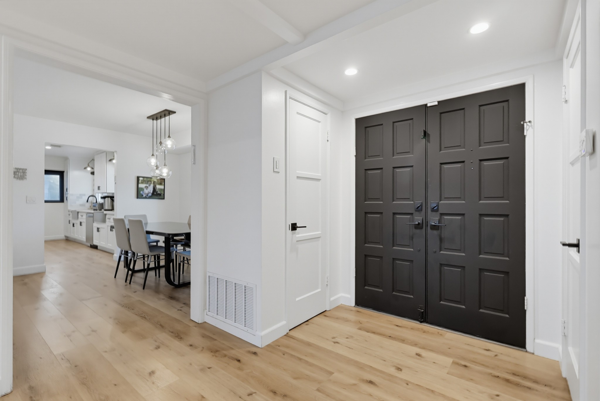 Virtual tour photo 11 of 122 for 12822 Waddell St
