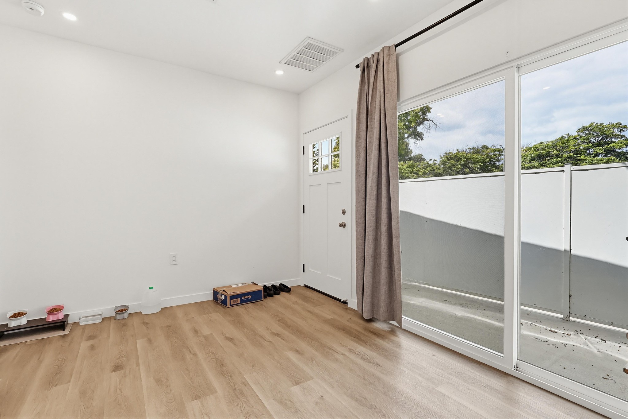Virtual tour photo 76 of 83 for 12836 Waddell St