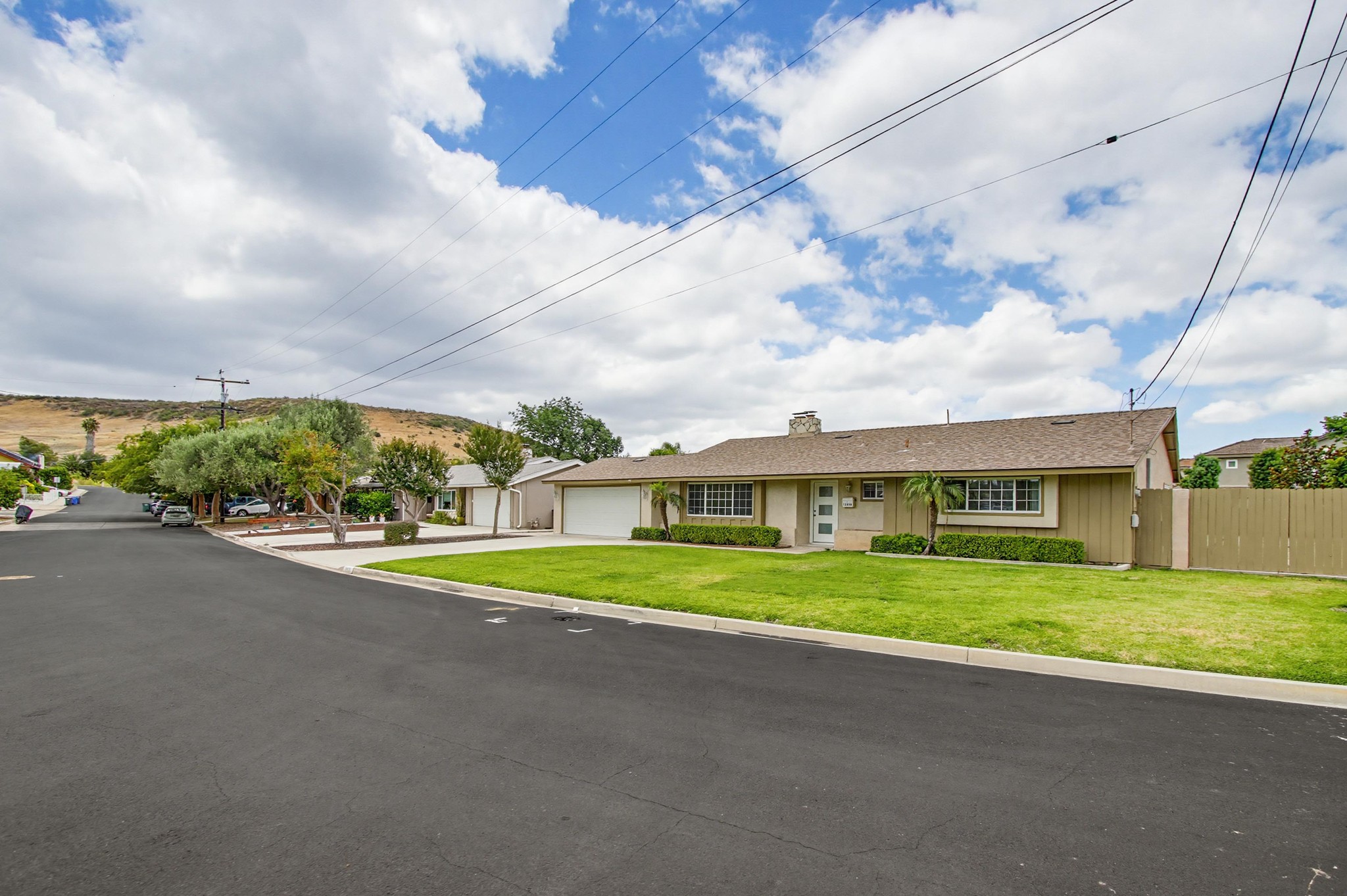 Virtual tour photo 3 of 49 for 12838 Montauk St