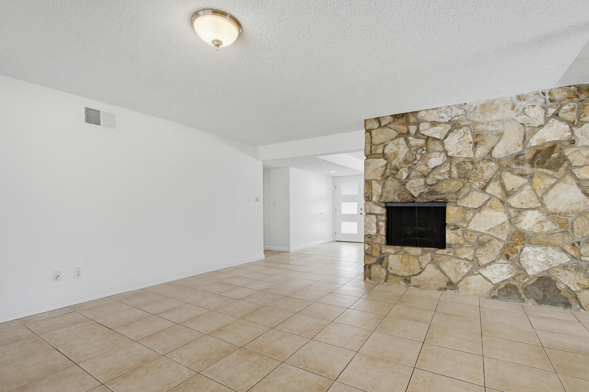 Virtual tour photo 12 of 49 for 12838 Montauk St