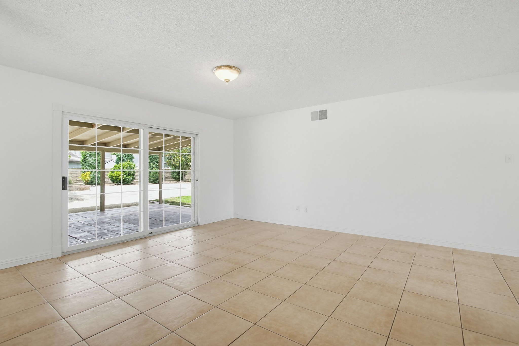 Virtual tour photo 13 of 49 for 12838 Montauk St