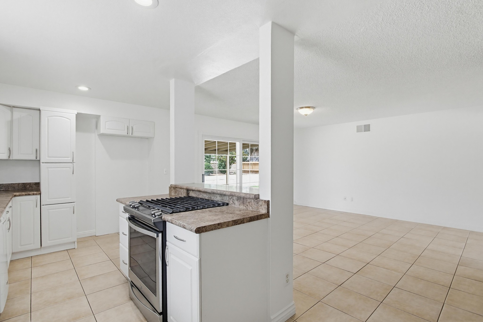 Virtual tour photo 14 of 49 for 12838 Montauk St