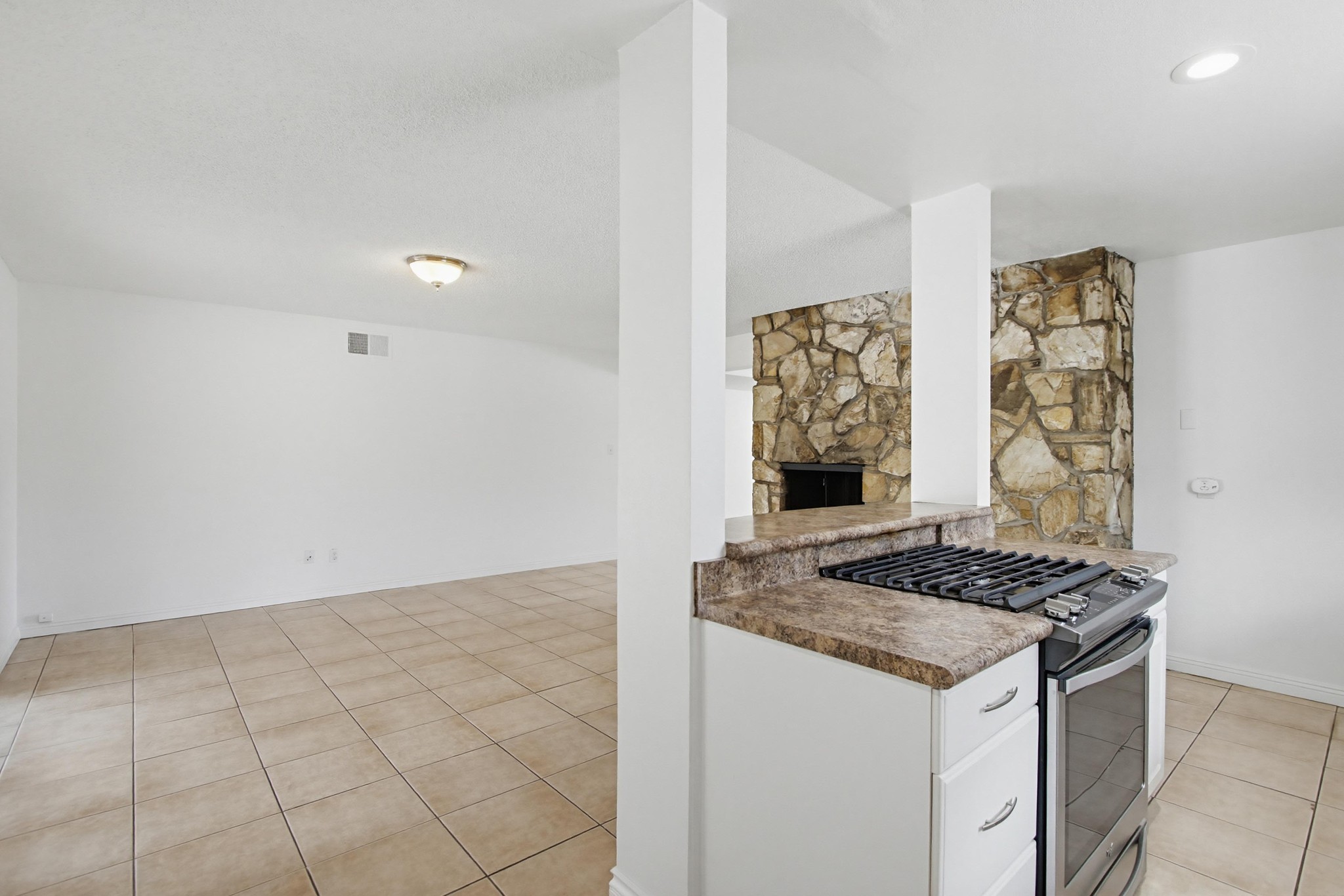 Virtual tour photo 16 of 49 for 12838 Montauk St