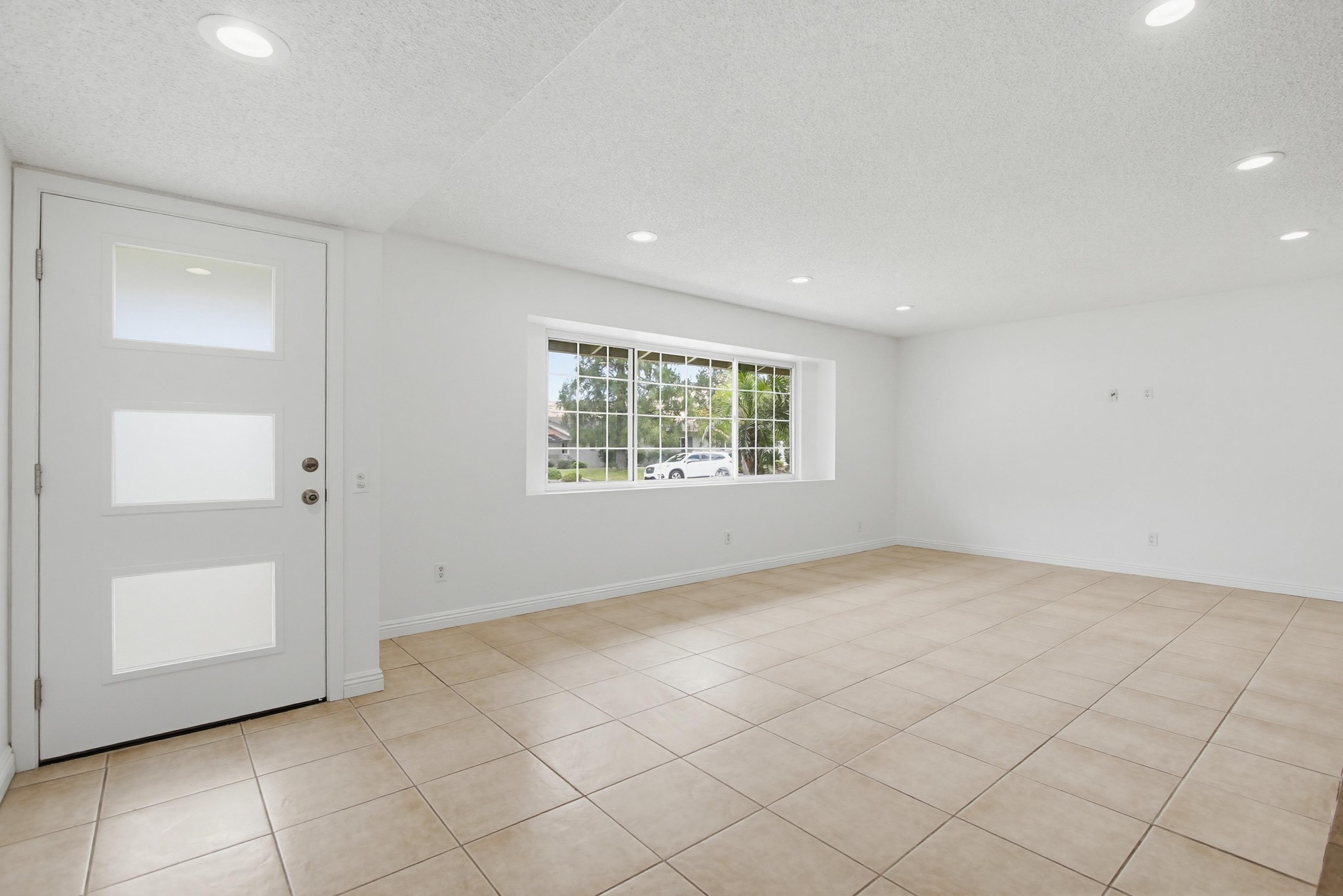 Virtual tour photo 18 of 49 for 12838 Montauk St